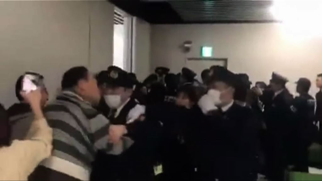 中國旅客成田機場與警員衝突