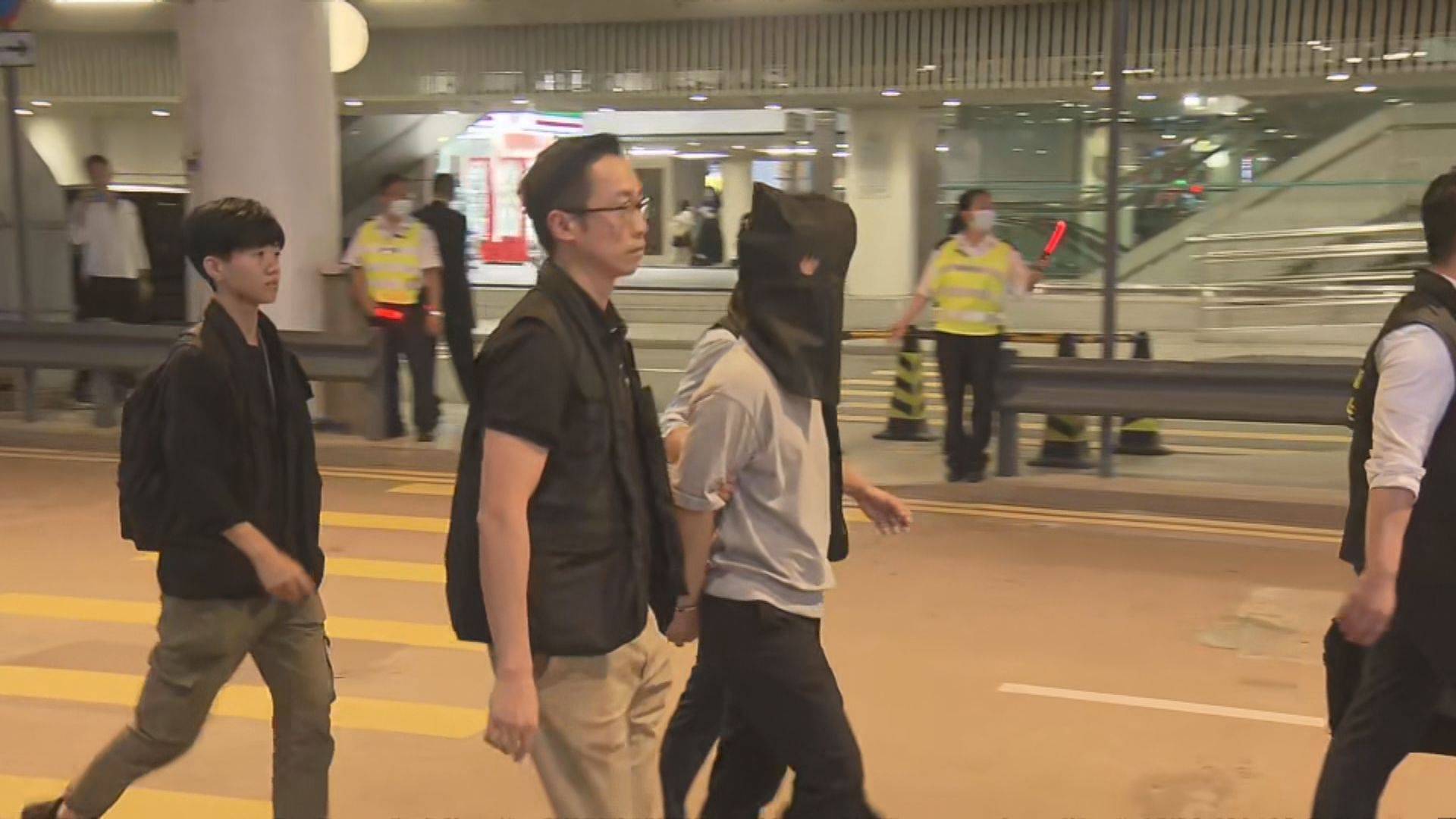 【JPEX案】據悉兩名澳門被捕疑犯被遞解出境 再被本港警方拘捕