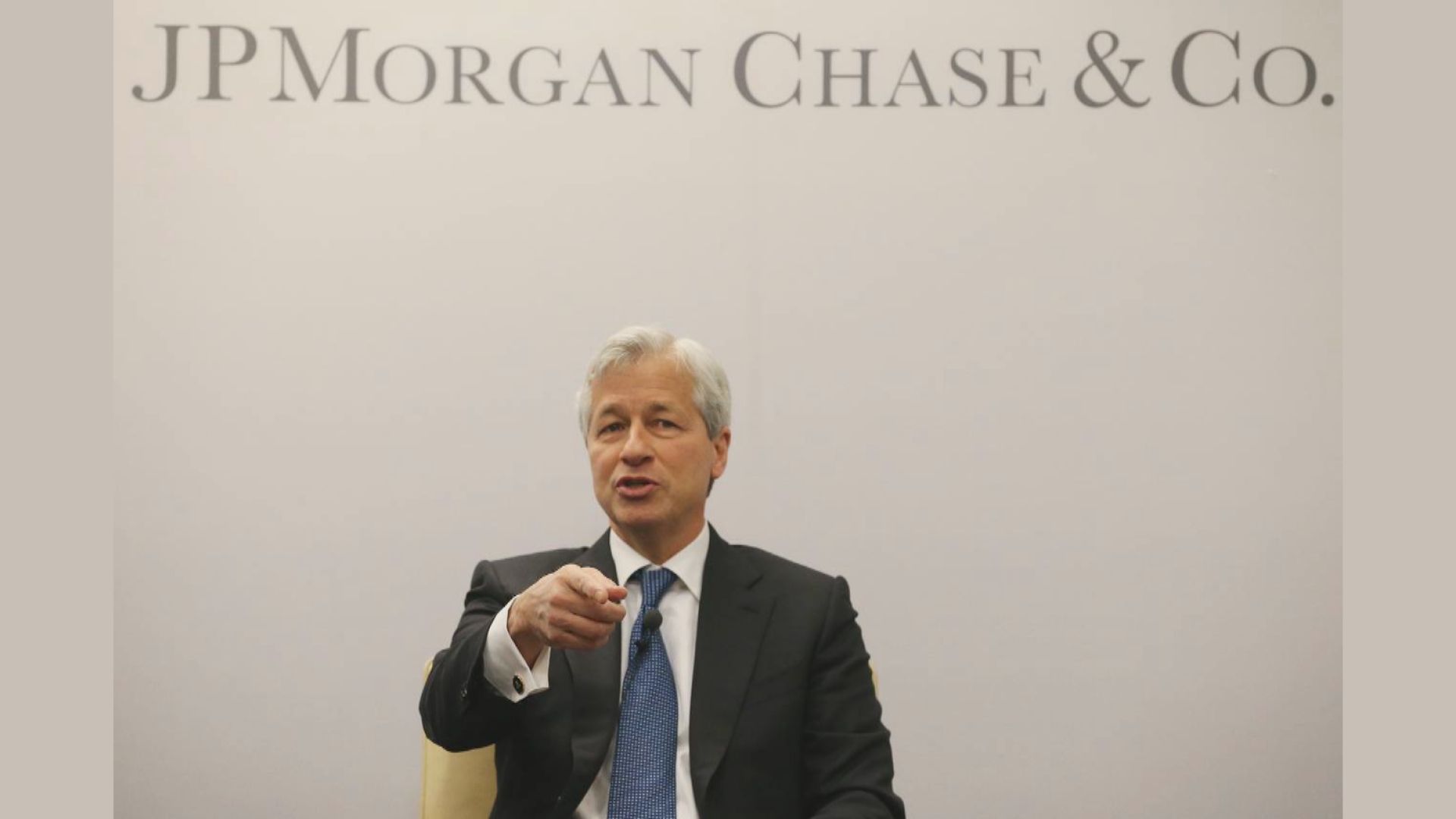 摩通行政總裁戴蒙對有關中國的評論感後悔