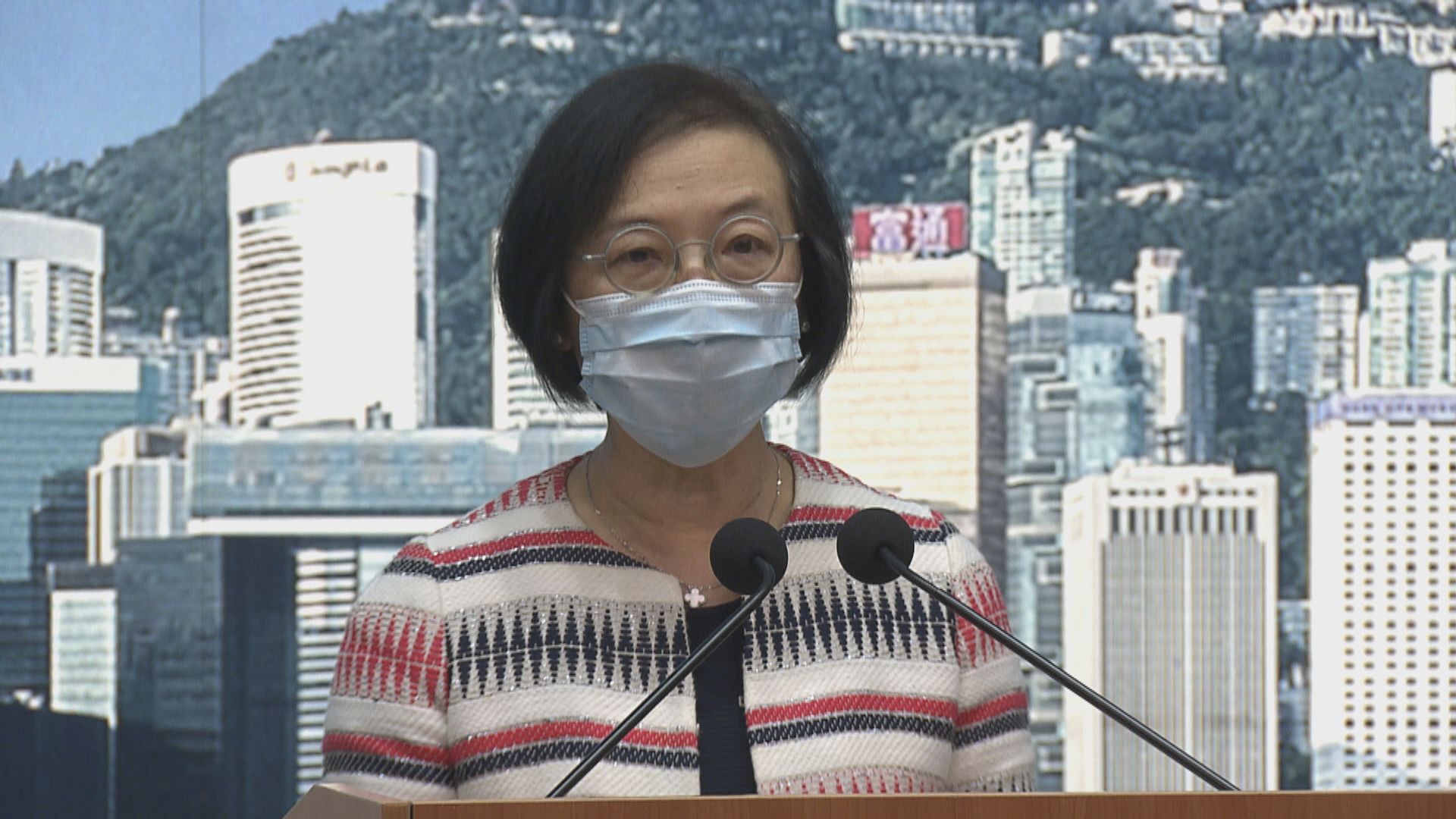 政府呼籲家長減少帶學童參加課外活動或大型聚會