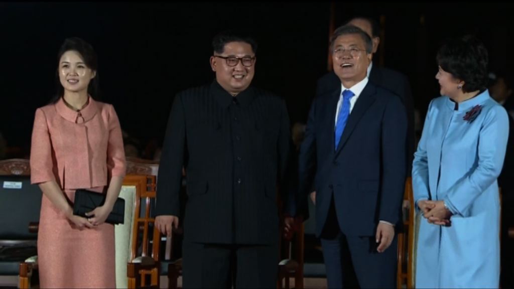 文在寅歡送金正恩和夫人返回北韓