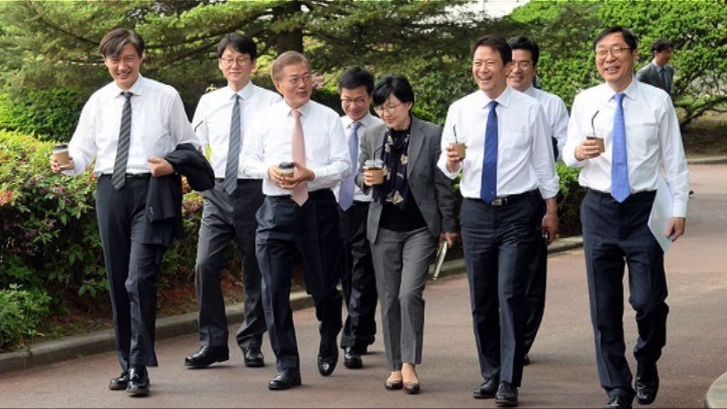 文在寅被保守派抨擊太天真