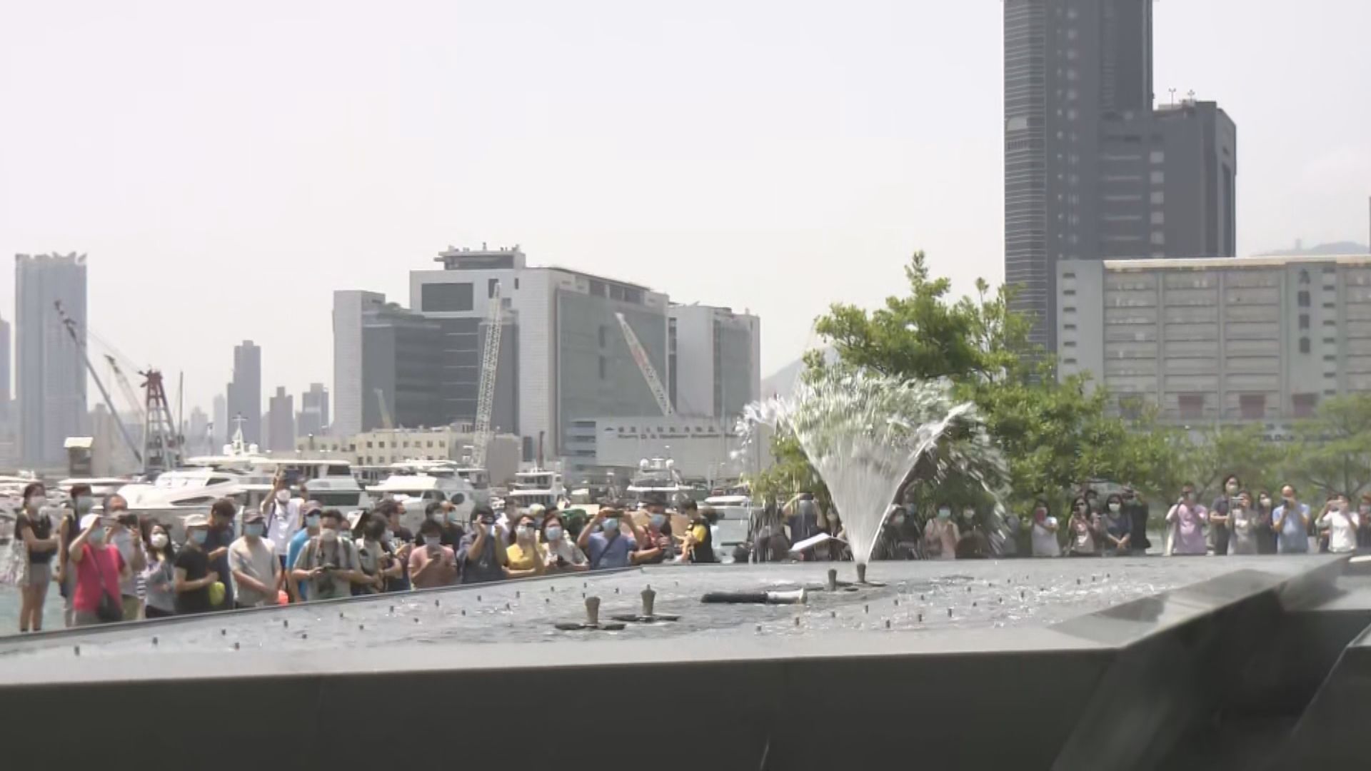 耗資逾五千萬觀塘音樂噴泉啟用　互動嬉水區設感應裝置