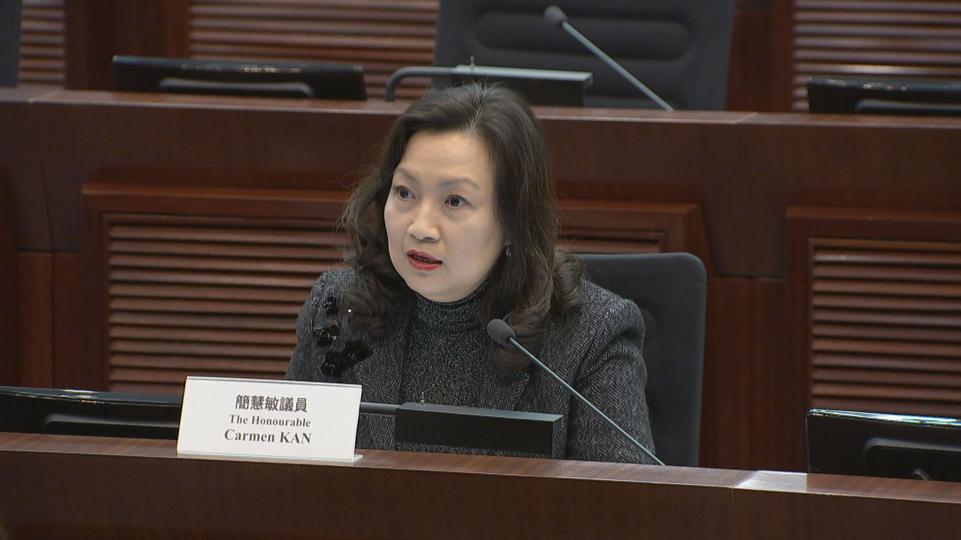 議員質疑政府申請屯赤連接路撥款不夠克制