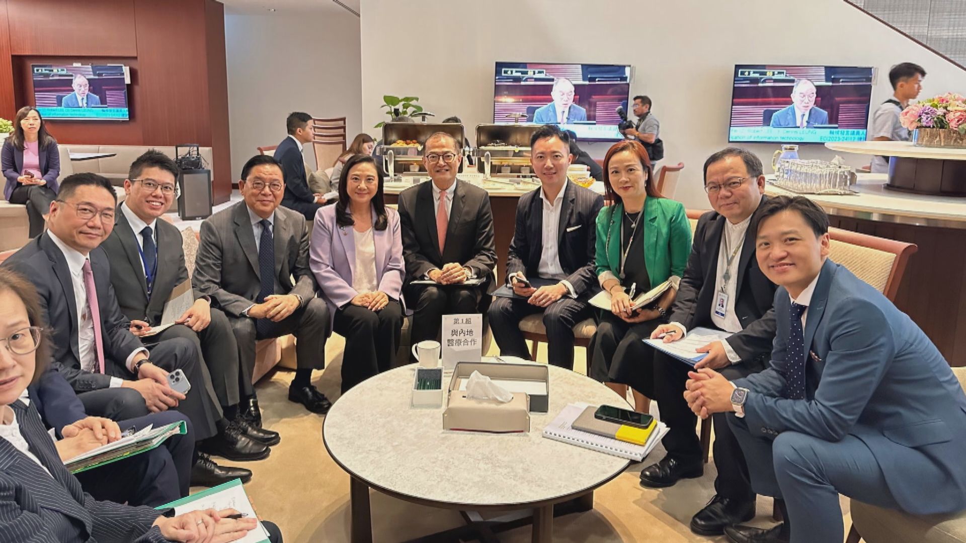 卓永興與立法會議員舉行前廳交流會