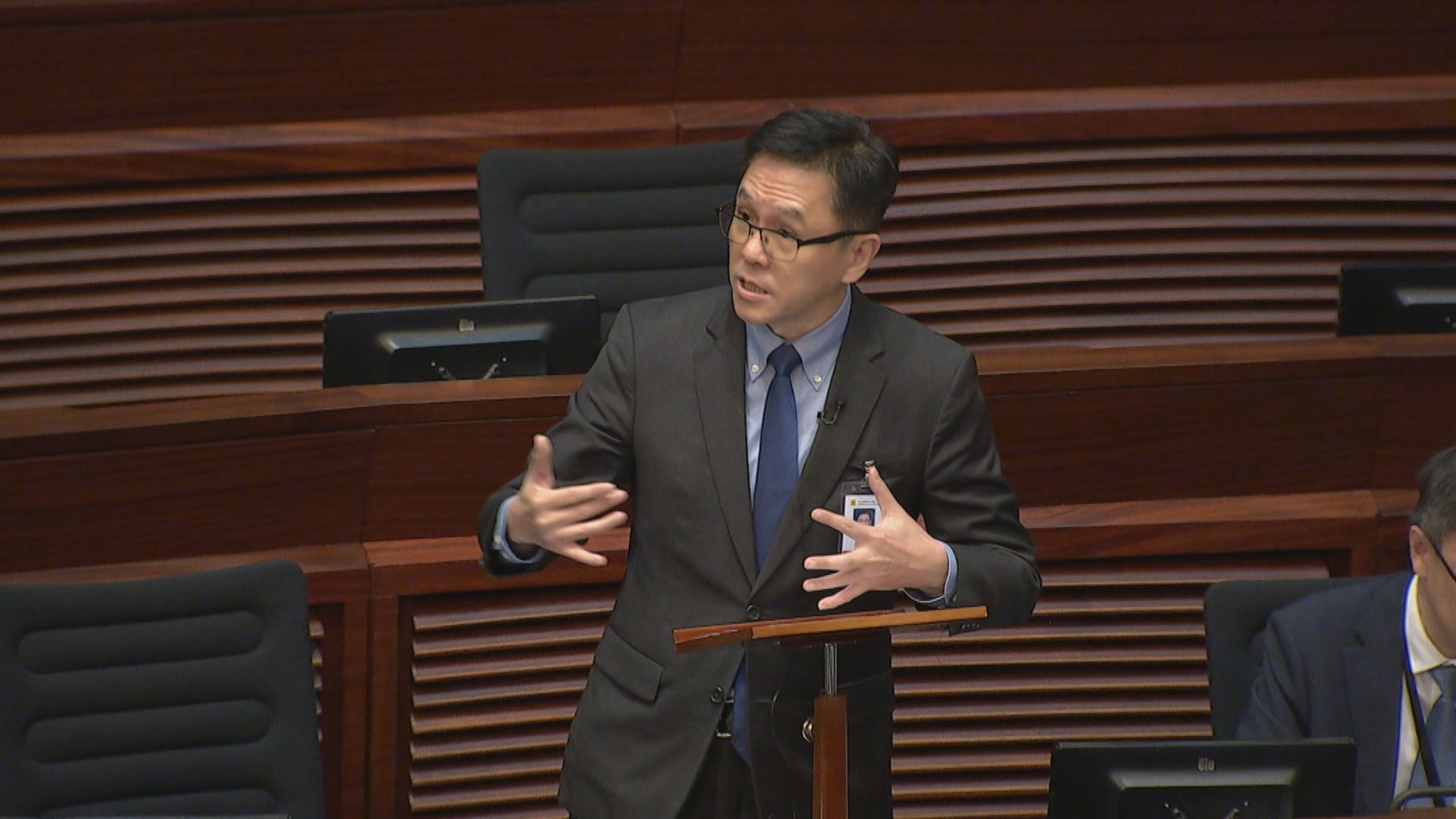 政府擬減官方應用程式數量　議員質疑一部門擁5個APP太多