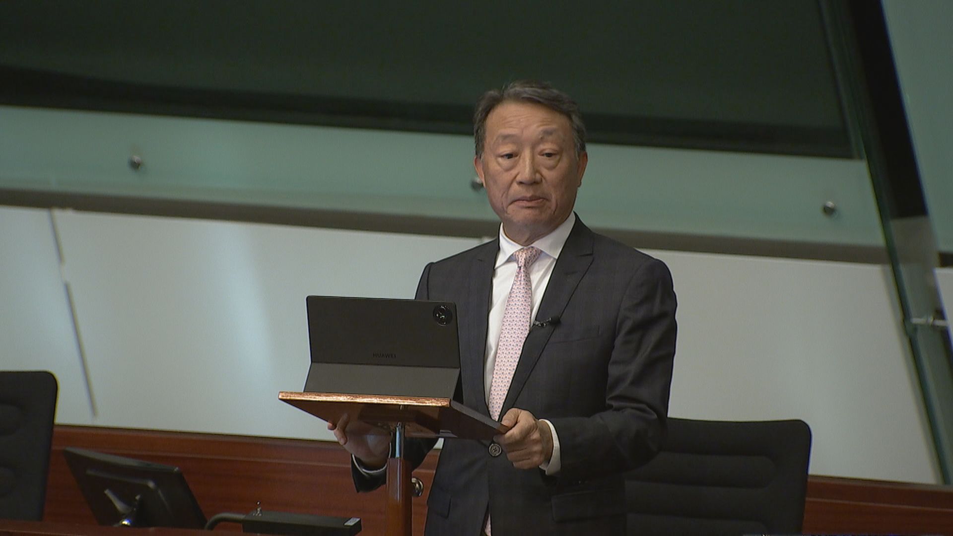 林新強促設龕位業權制並徵收印花稅