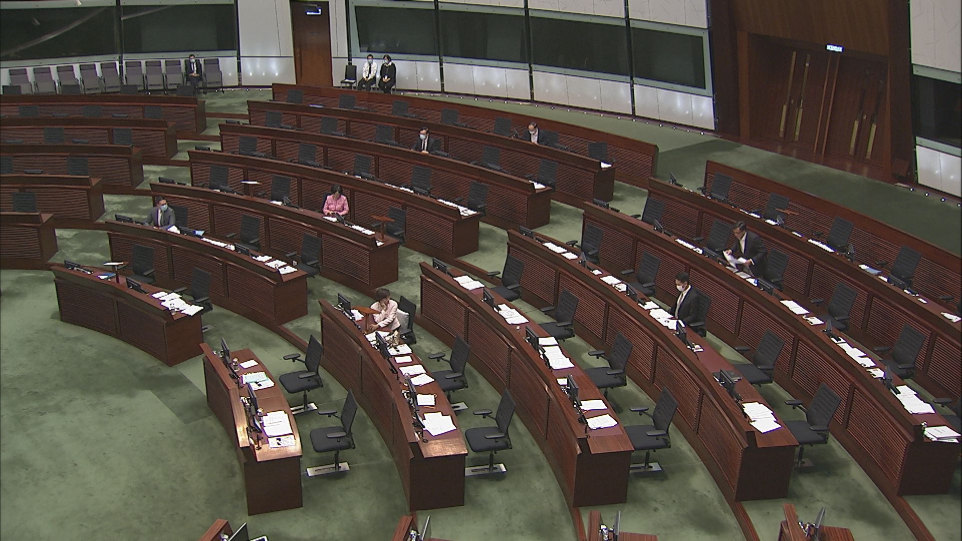 立法會通過容許非大律師律政人員獲委任為資深大律師