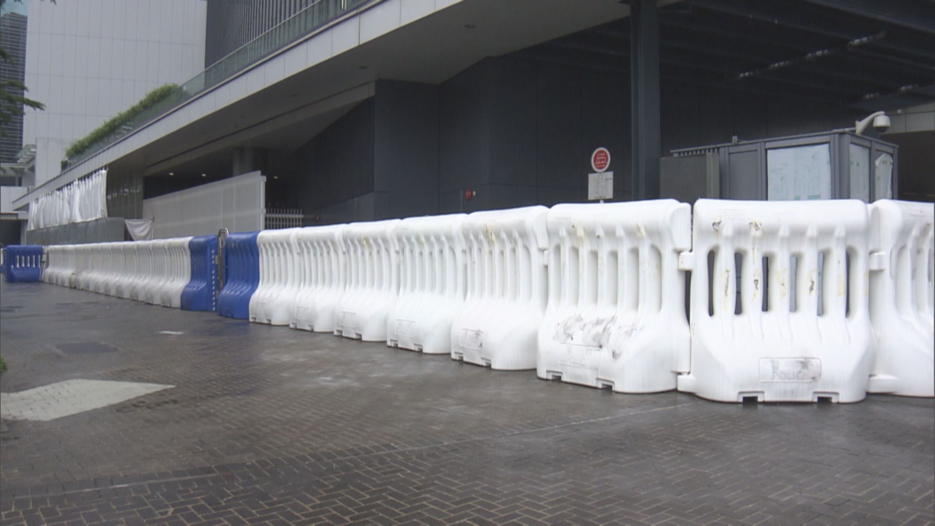 據悉警方周三動員逾三千名防暴警　主要在立法會外戒備