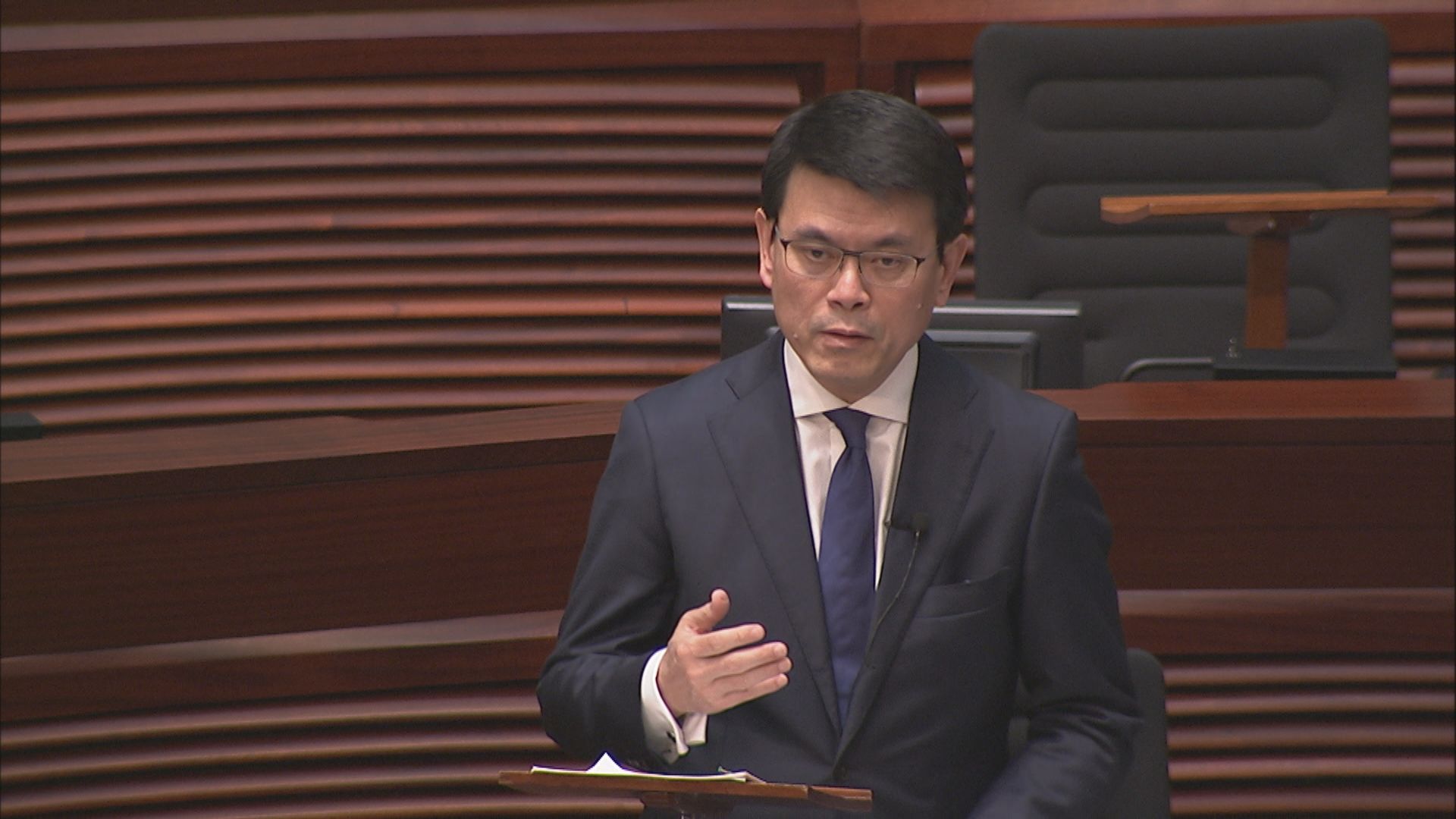 邱騰華：內地團沒地接社不一定違法