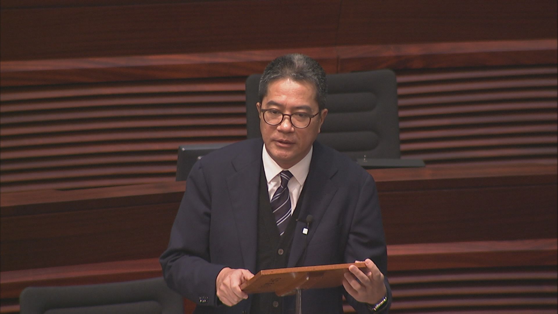 港珠澳大橋離境大堂明年初設零售店