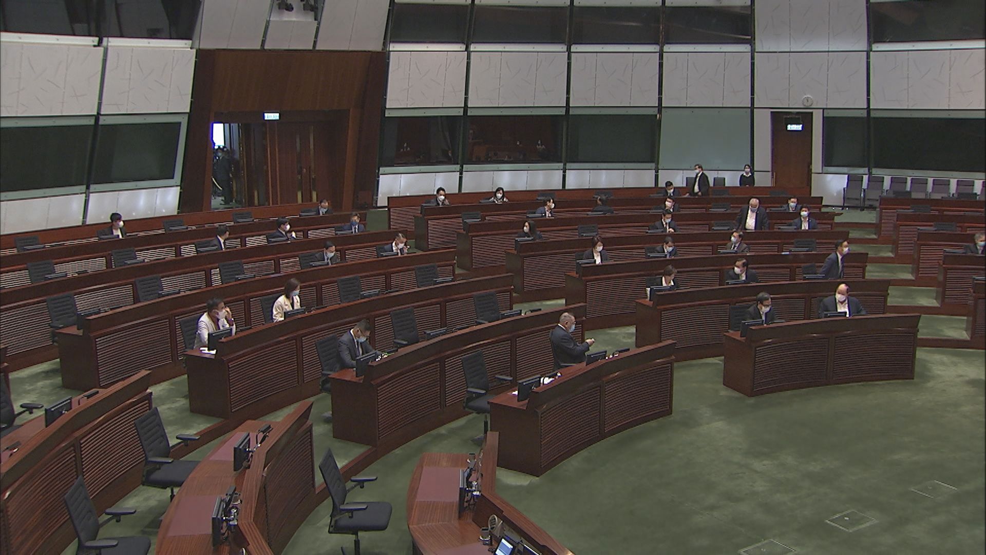 商界議員不滿調高股票印花稅　表明預算案投棄權票