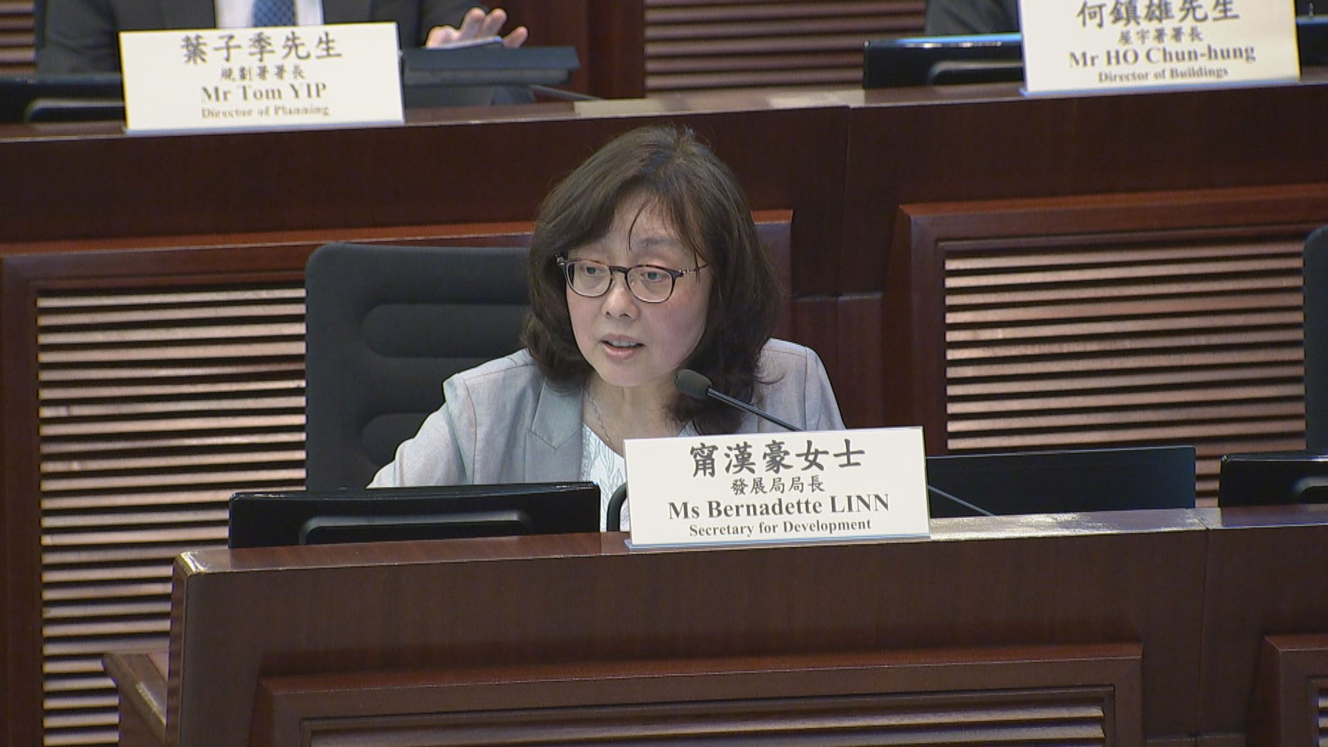 發展局今年內修例打擊工廈非法住人　甯漢豪：若違規將直接檢控