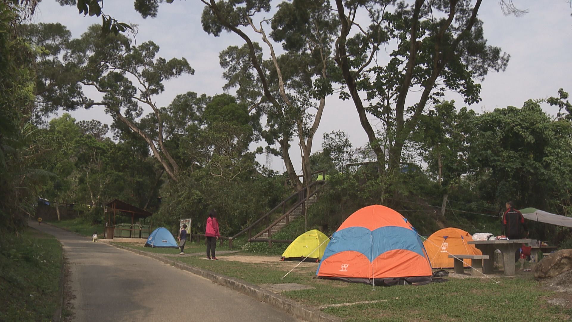 當局今年首三季對違例露營活動發出182張告票