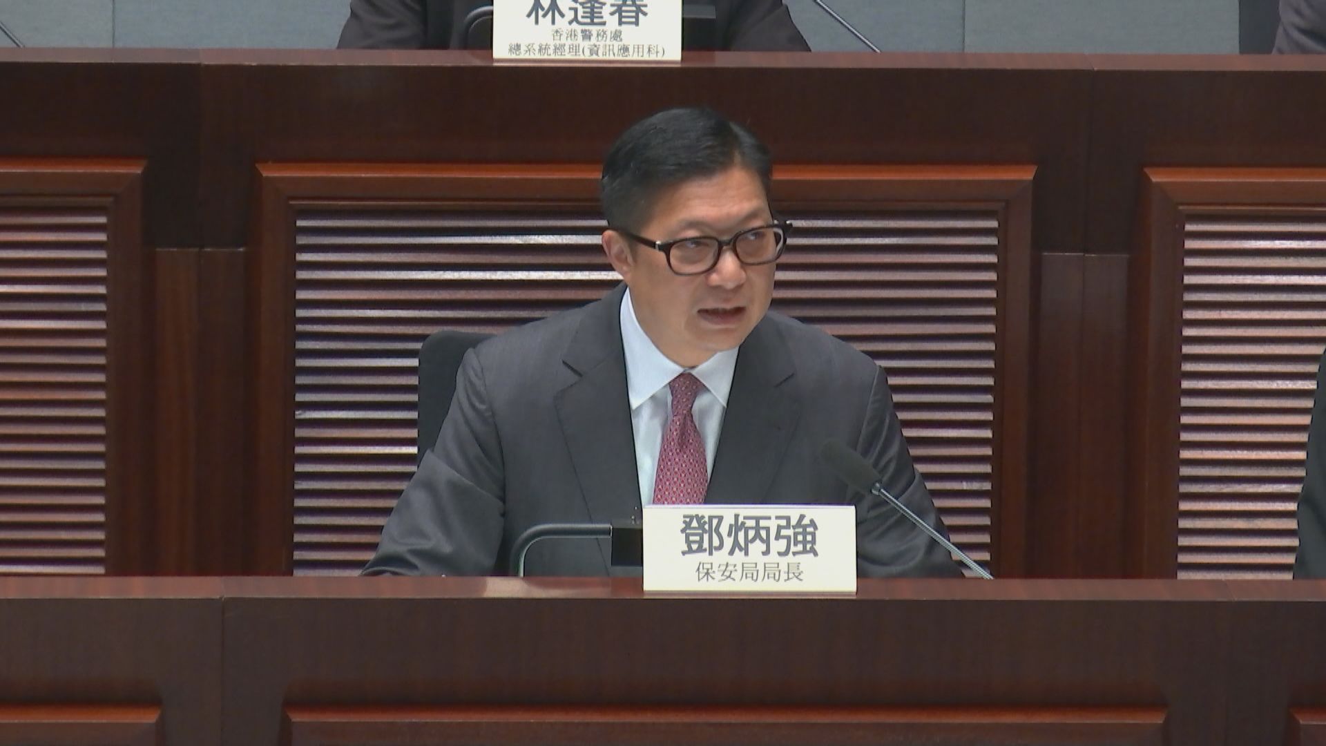 政府擬申40億元裝逾六萬鏡頭　鄧炳強：開支全無水分、同事甚至認為我有點刻薄