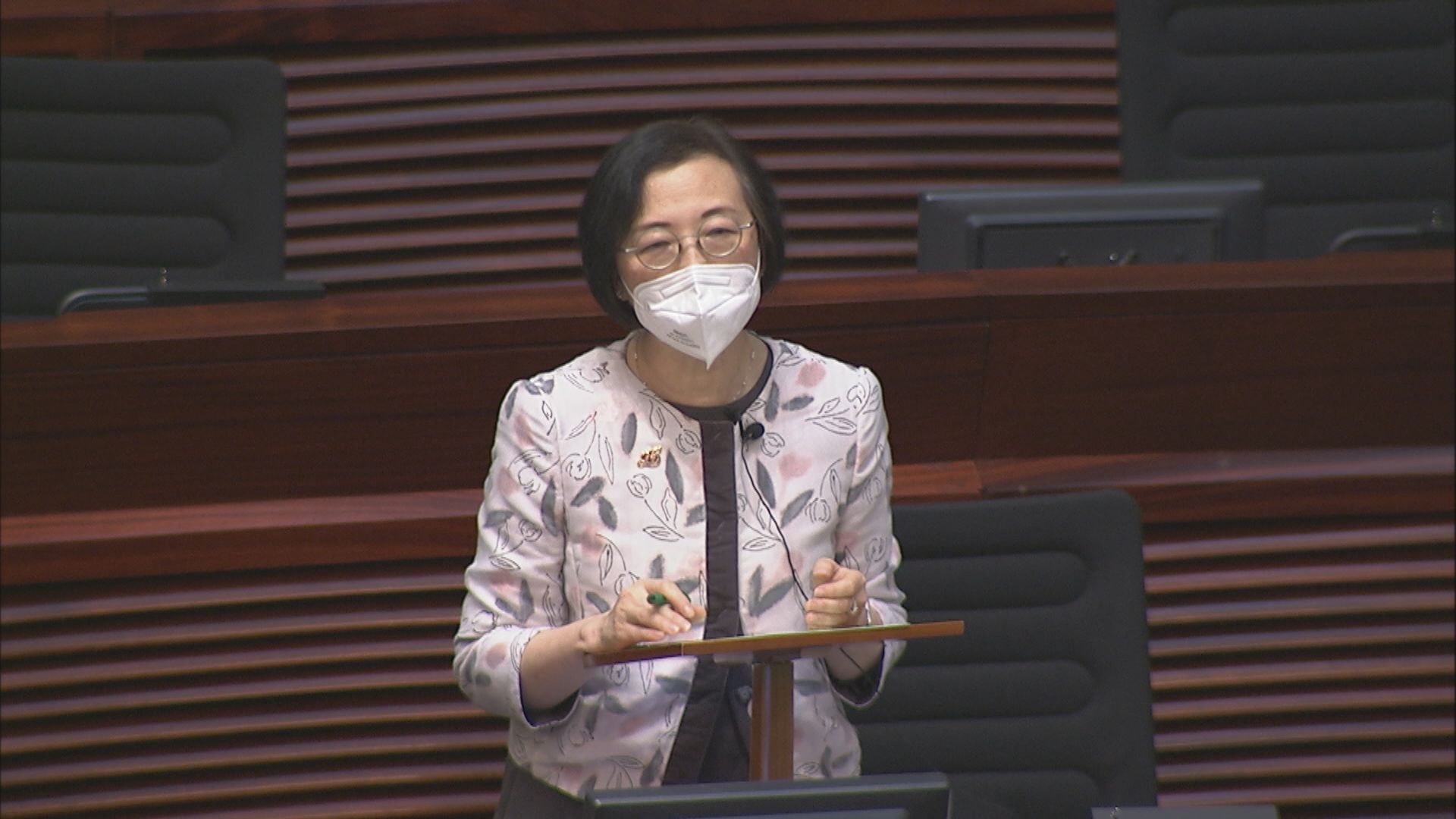 陳肇始：研究儲備清潔、保安等人手應對新一波疫情