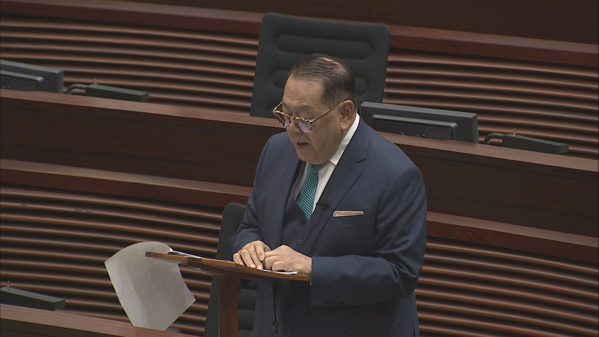 周浩鼎協助梁振英事件　委員會調查認為不構成行為不檢