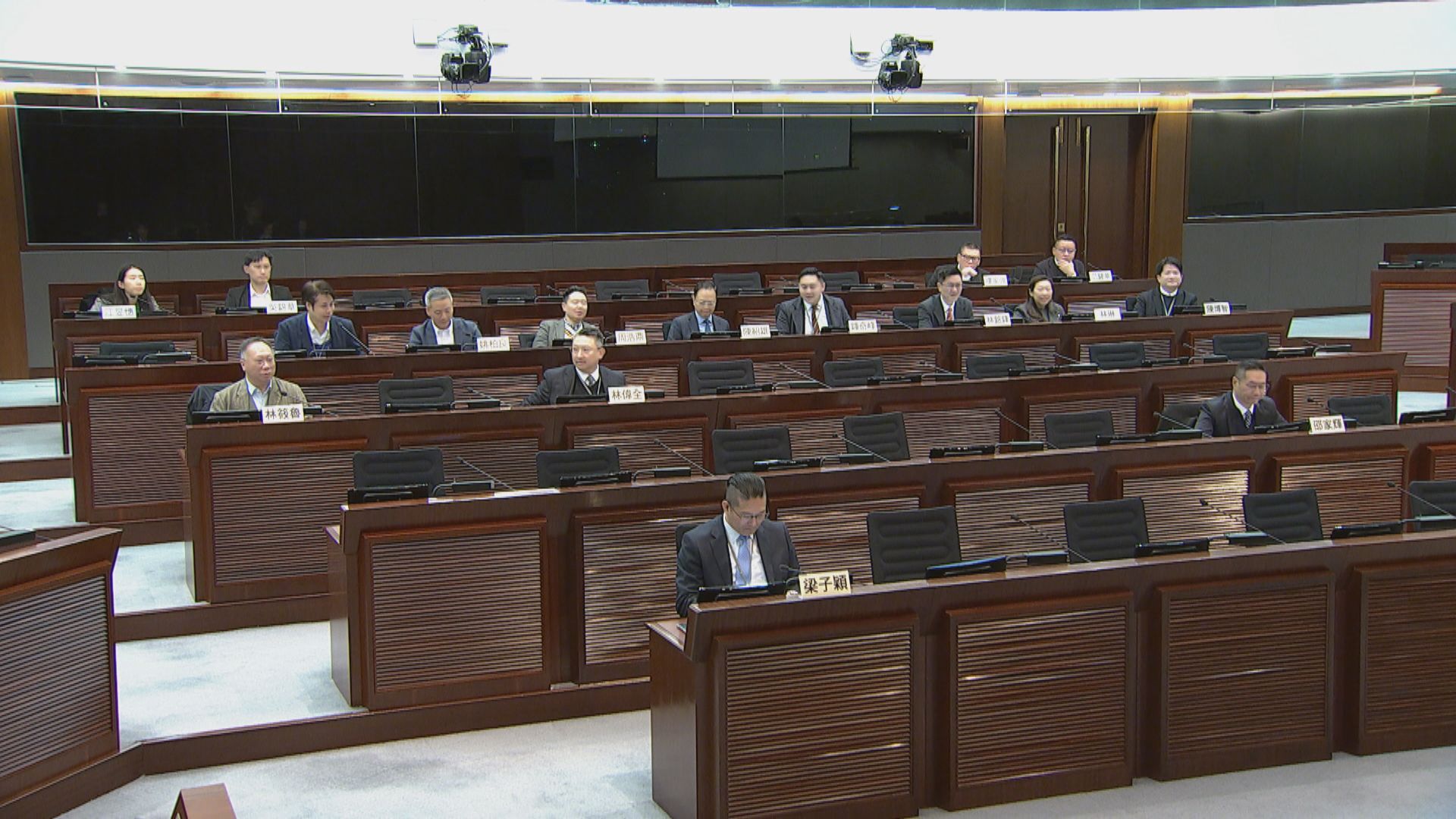 立法會18個事務委員會先後舉行首次會議