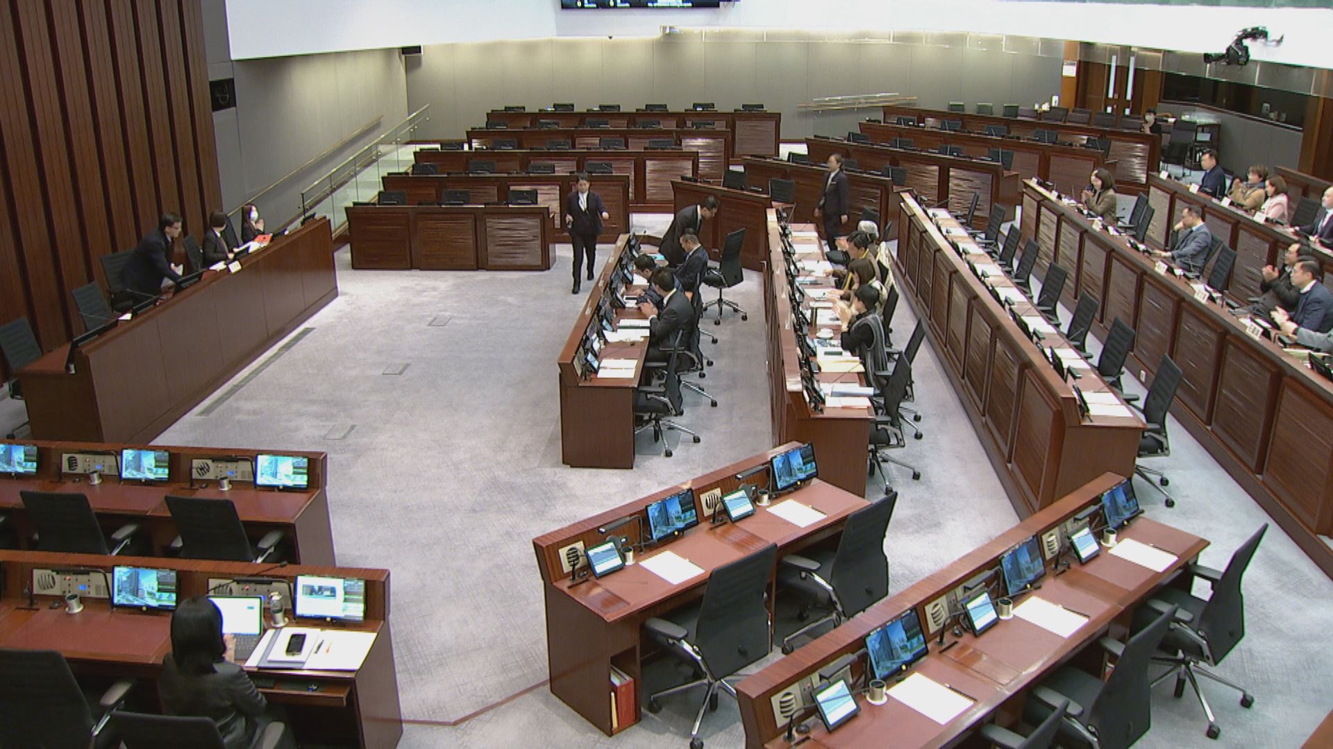 立法會18個事務委員會首次會議討論未來議程　議員倡談大廈法團支援及關愛隊表現