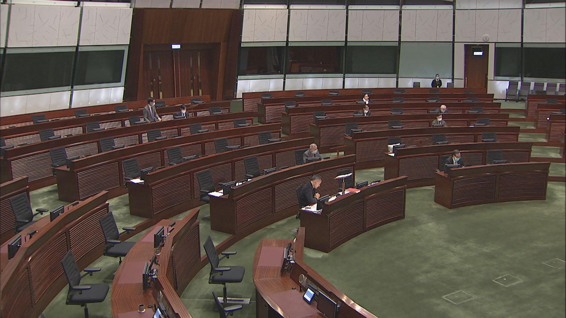 立法會審議修改議事規則　行為不檢議員要「停賽」