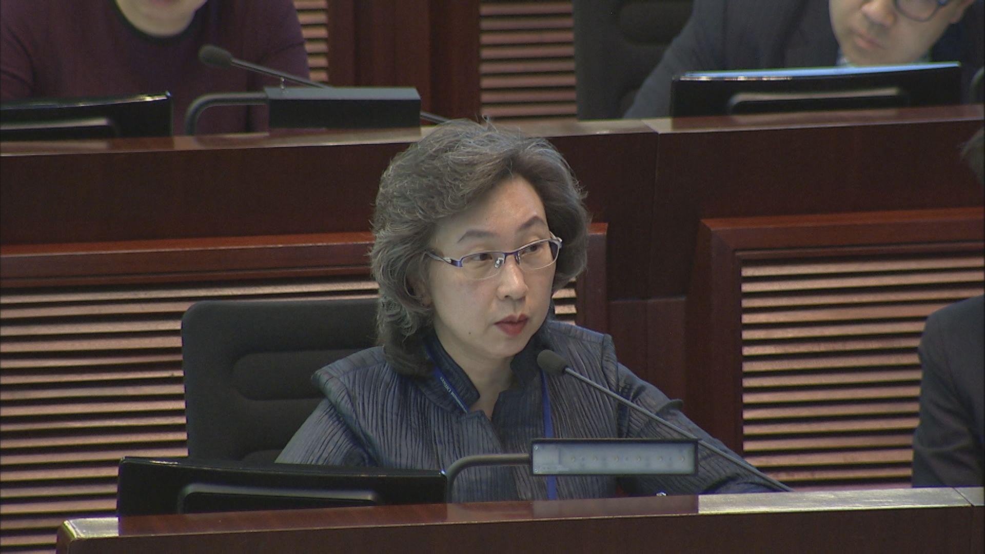 楊何蓓茵：所有行業都有流失　公務員情況屬「不正常裡的正常」