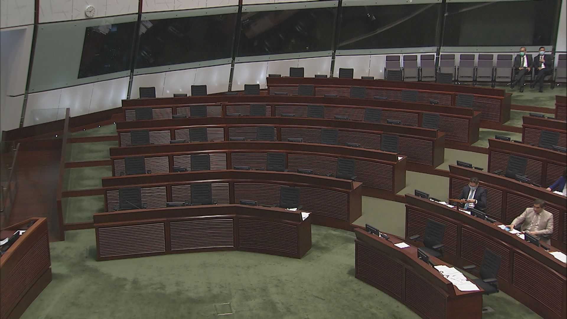 立法會大會人數不足一度流會　半小時後復會