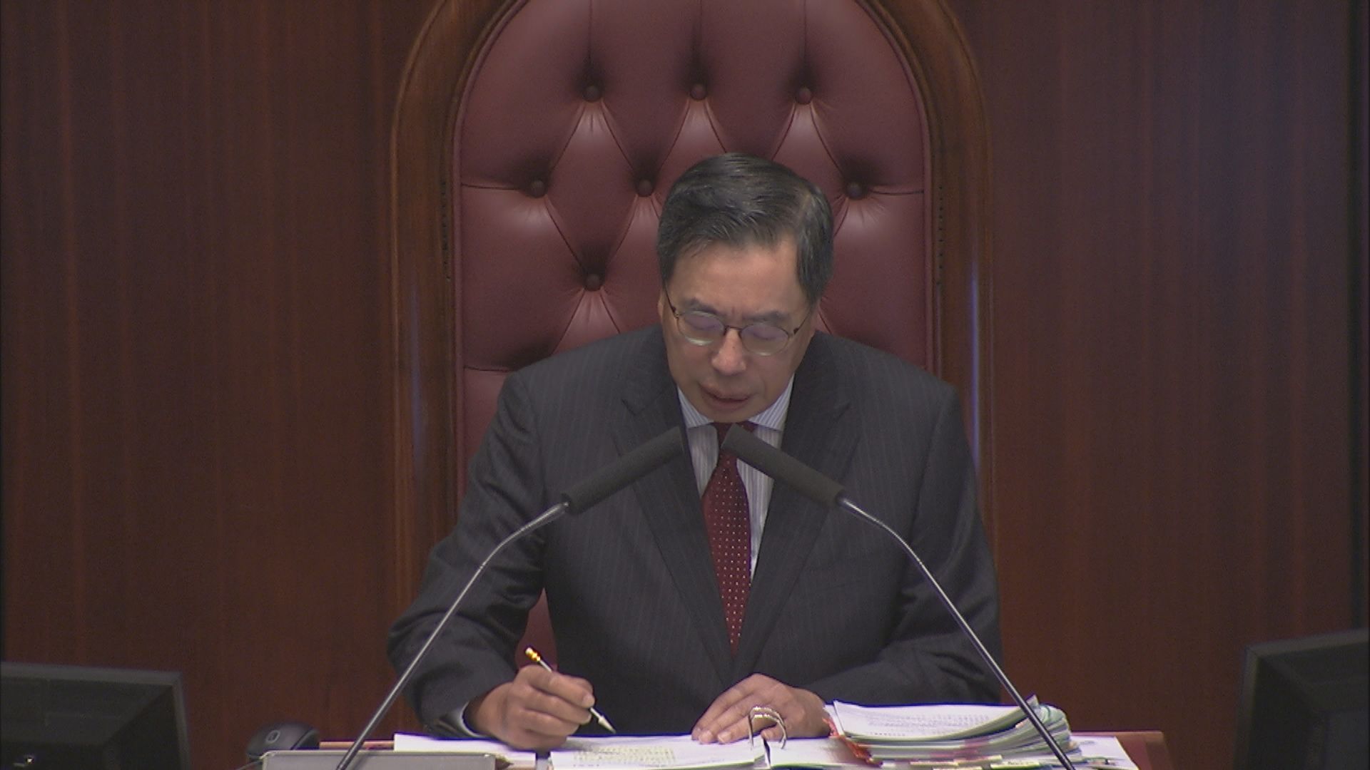 立法會法定人數不足流會　連續三星期流會