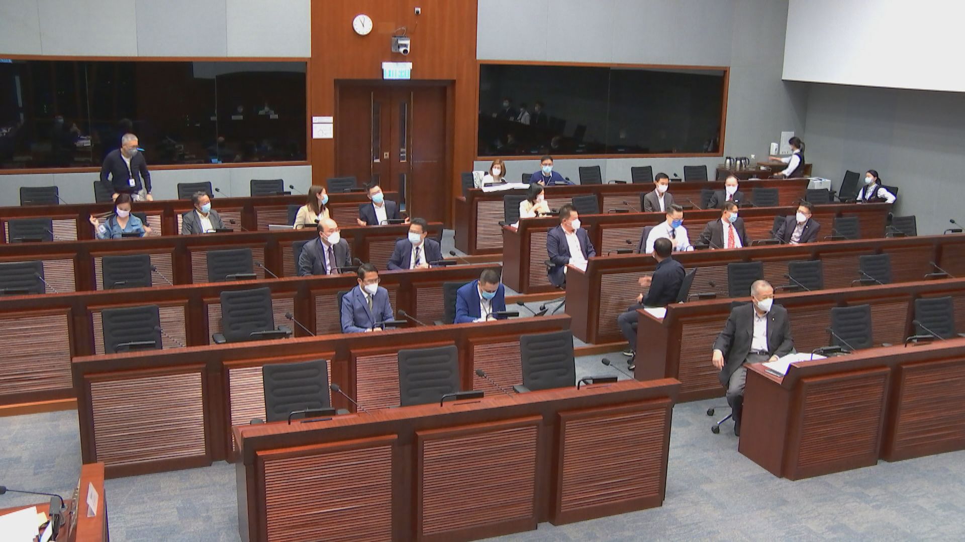 教育局不擬設標準課時　籲家長降標準讓子女愉快學習