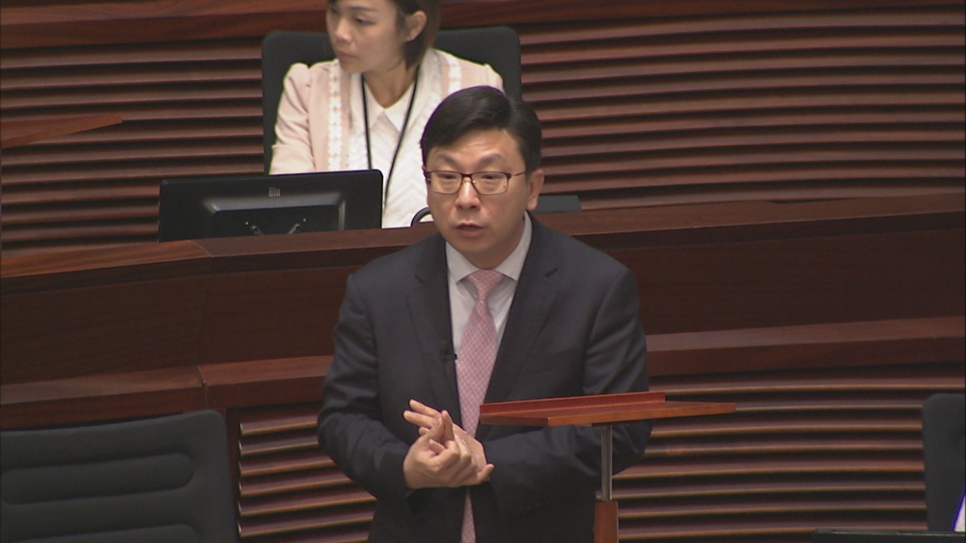 上年度至少有約8萬人在醫管局老人精神科接受治療