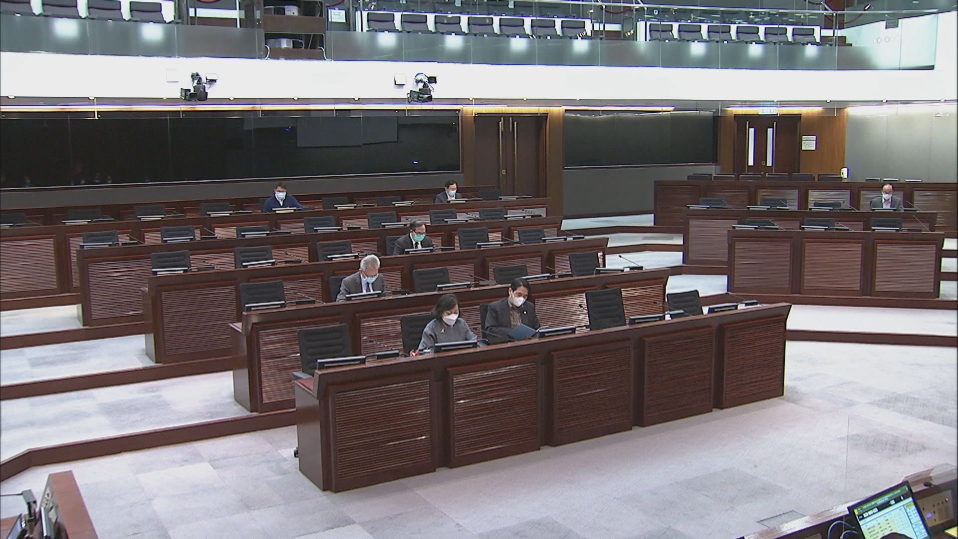 曾國衞：政府會考慮將資審會把關延伸至區議會候選人