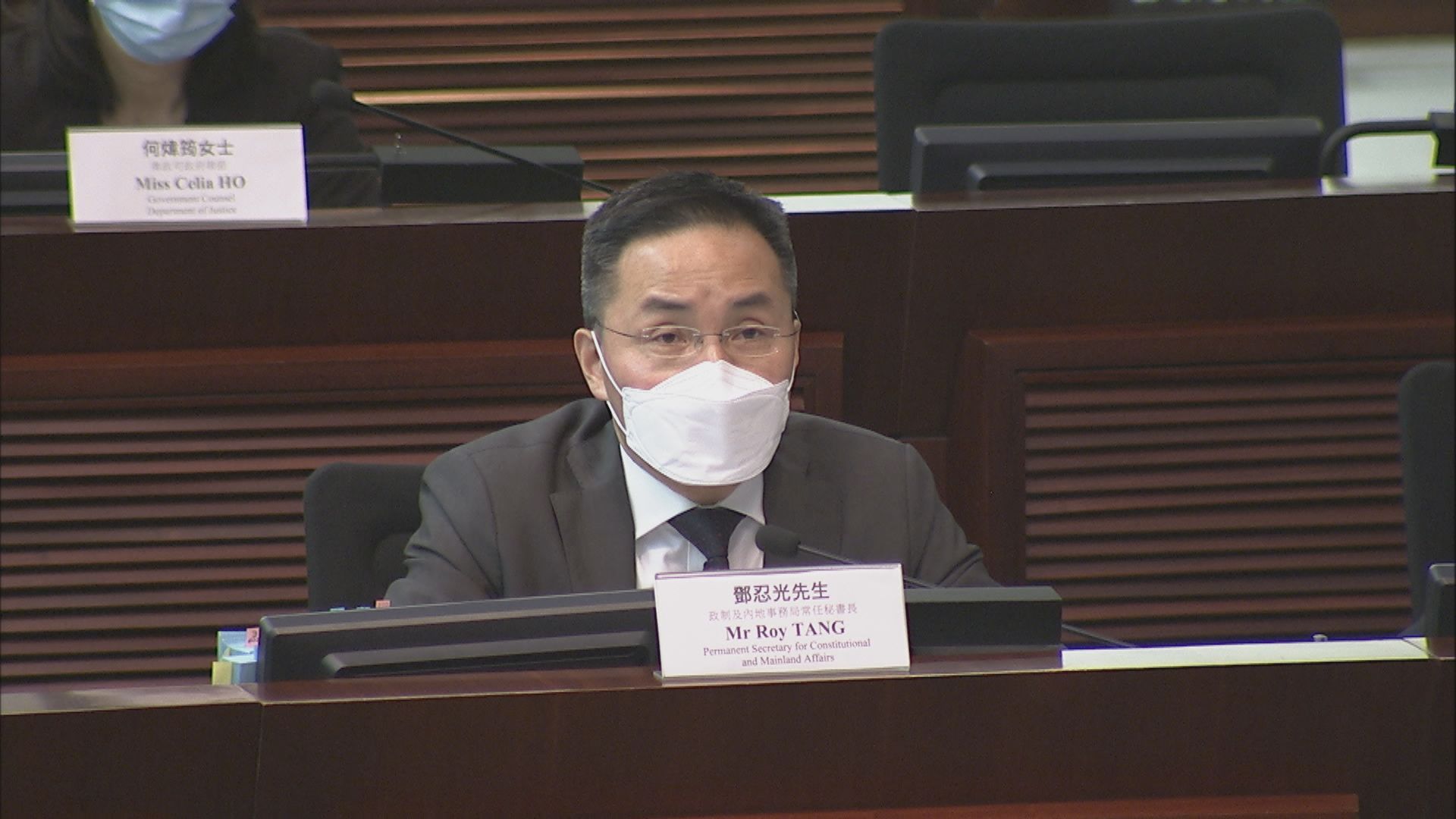 參選人毋須公開國籍　政府︰資審會可索取資料