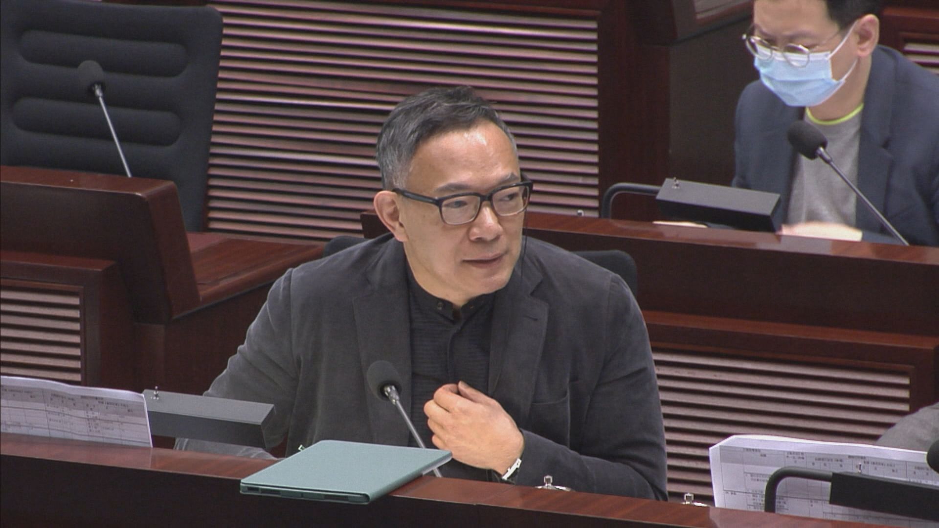 謝偉俊促進一步收緊查選民名單資格