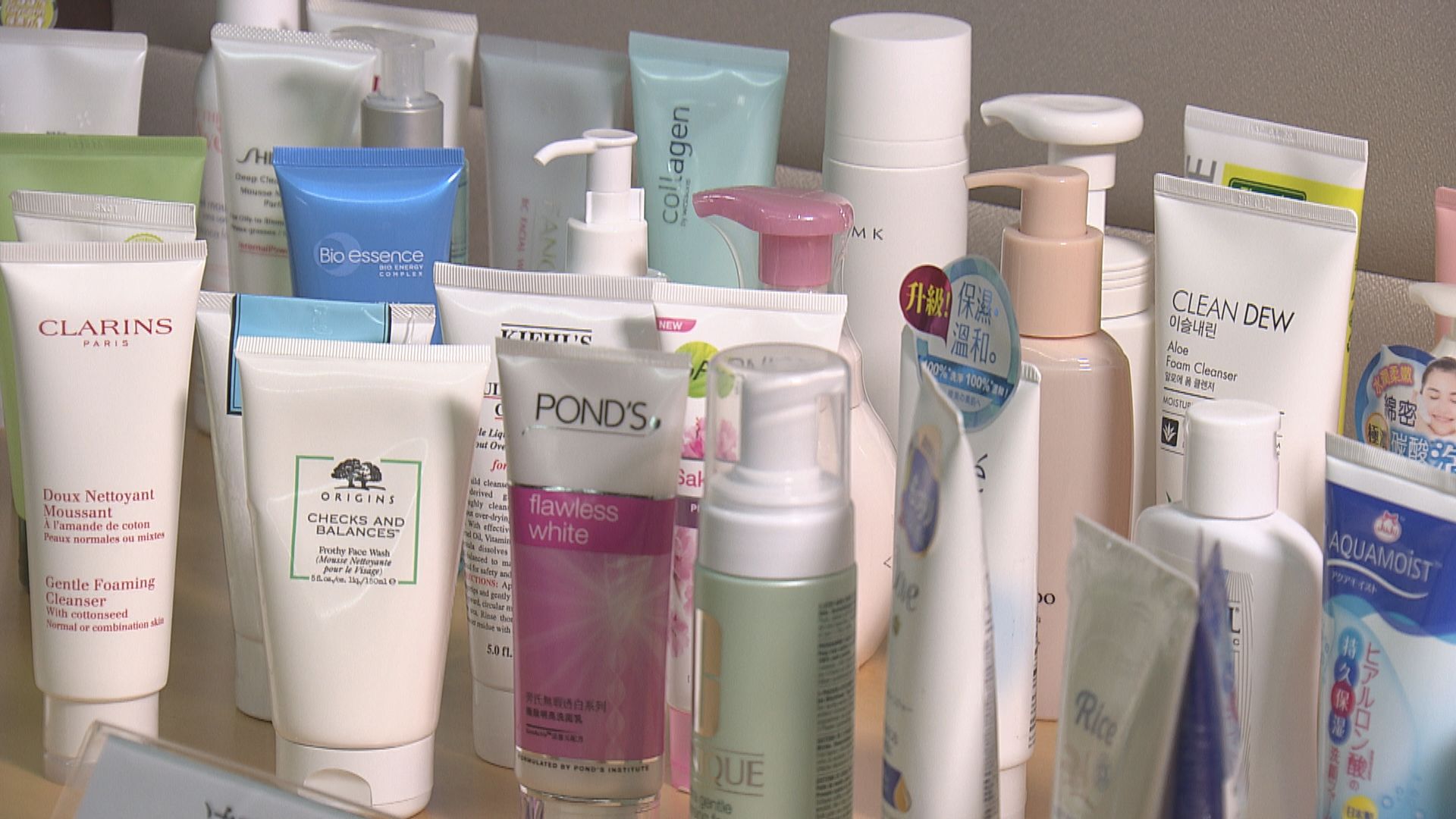 政府推自願淘汰含微膠珠產品約章　議員質疑成效