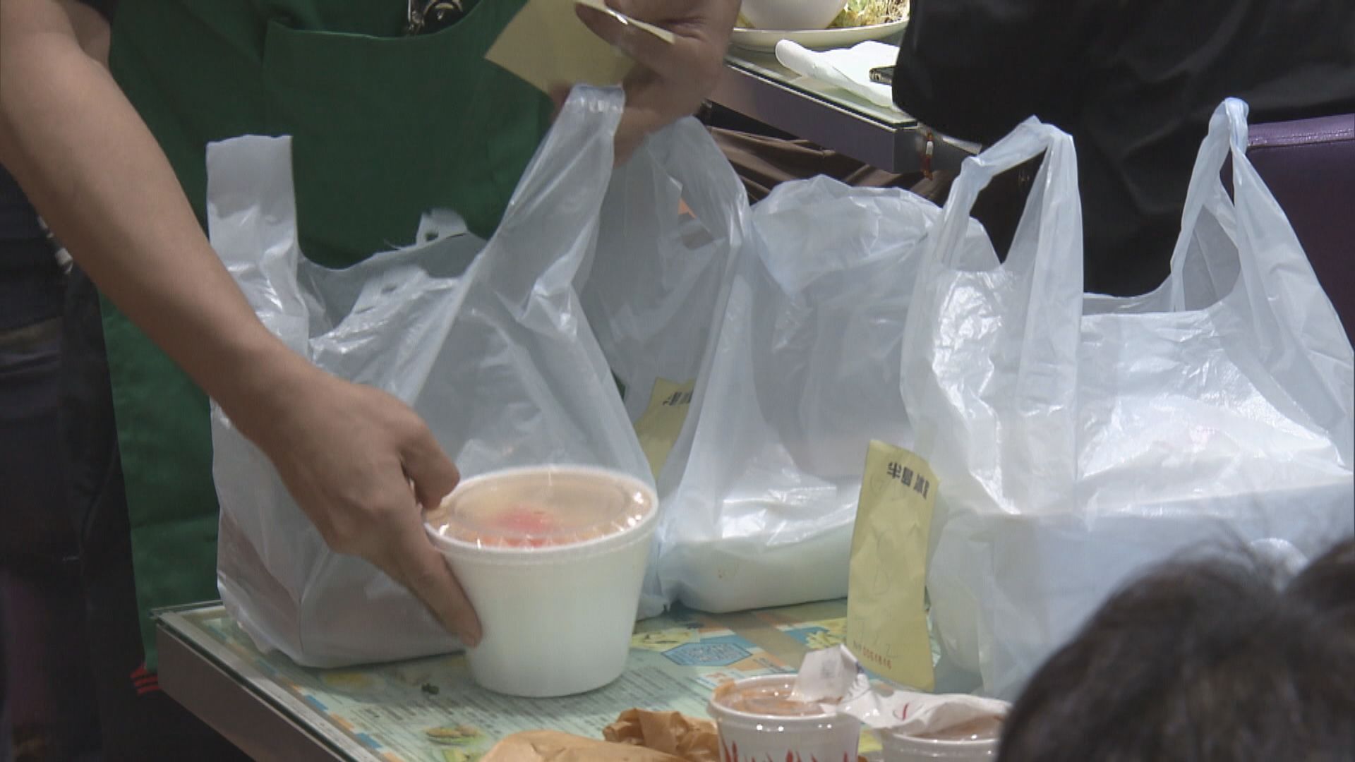 有議員批評管制即棄膠餐具草案規管太細微