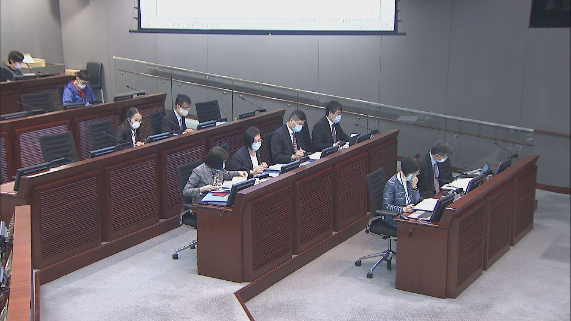 陳肇始：對食肆放寬防疫限制每一步都有針對性