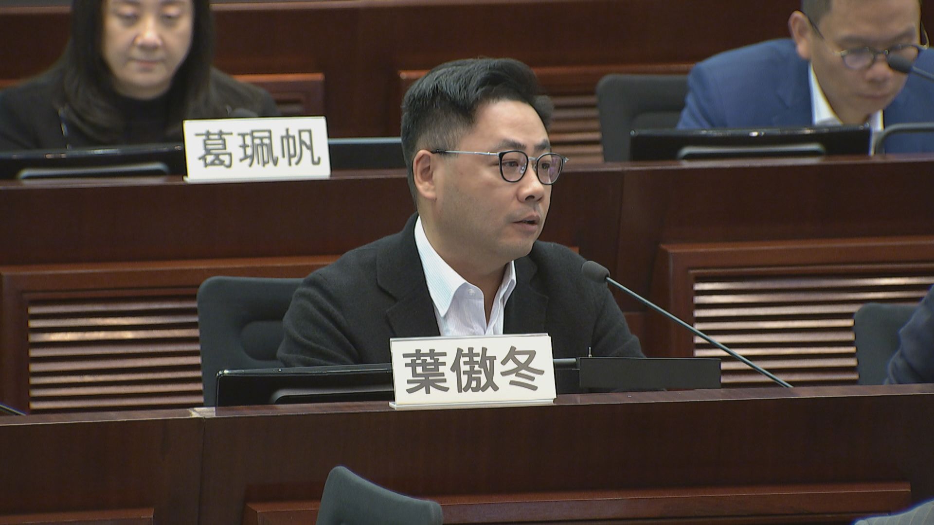 財政預算案｜葉傲冬冀有更多支援中產措施　陳茂波指將檢視不同免稅額有否變動空間