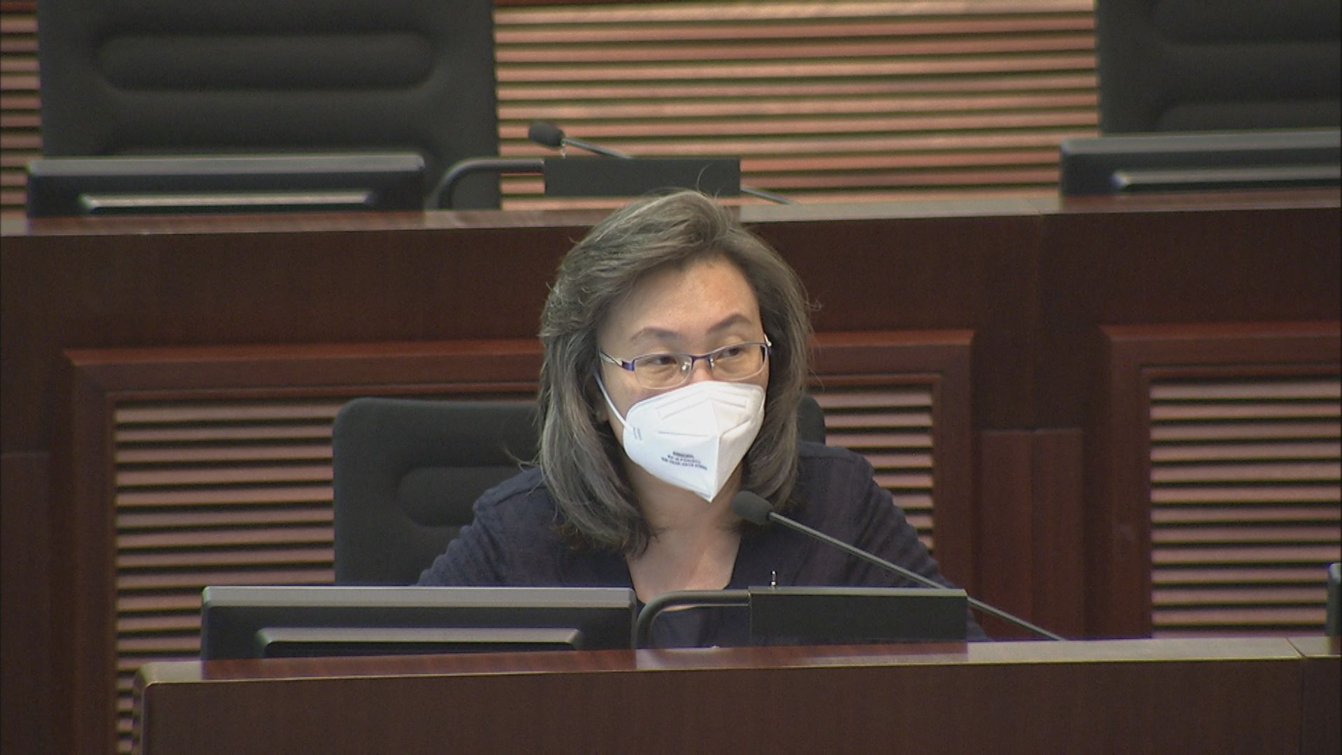 財委會通過公務員加薪撥款　楊何蓓茵：引起爭議會汲取經驗