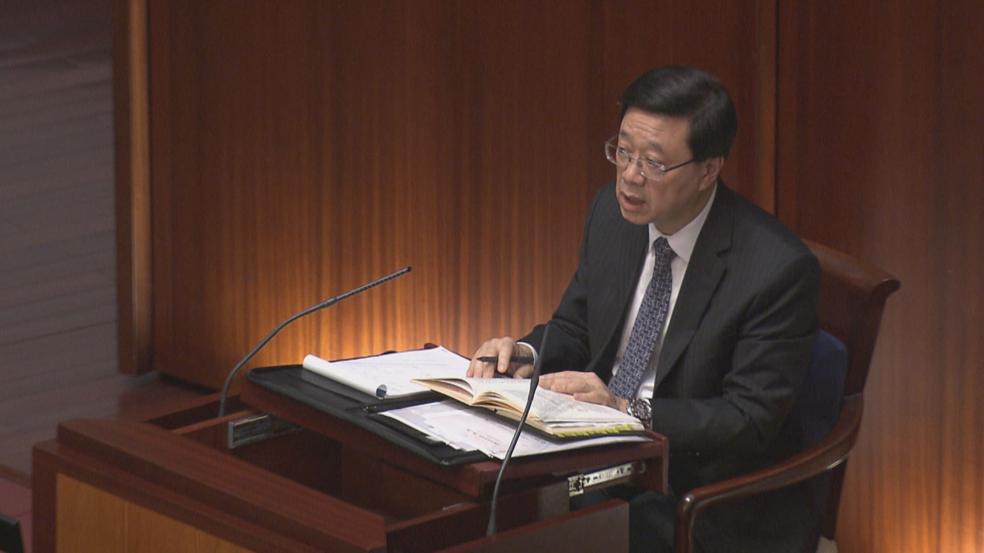 李家超：積極考慮市場融資以減財政壓力 同意發債「平民化」方向