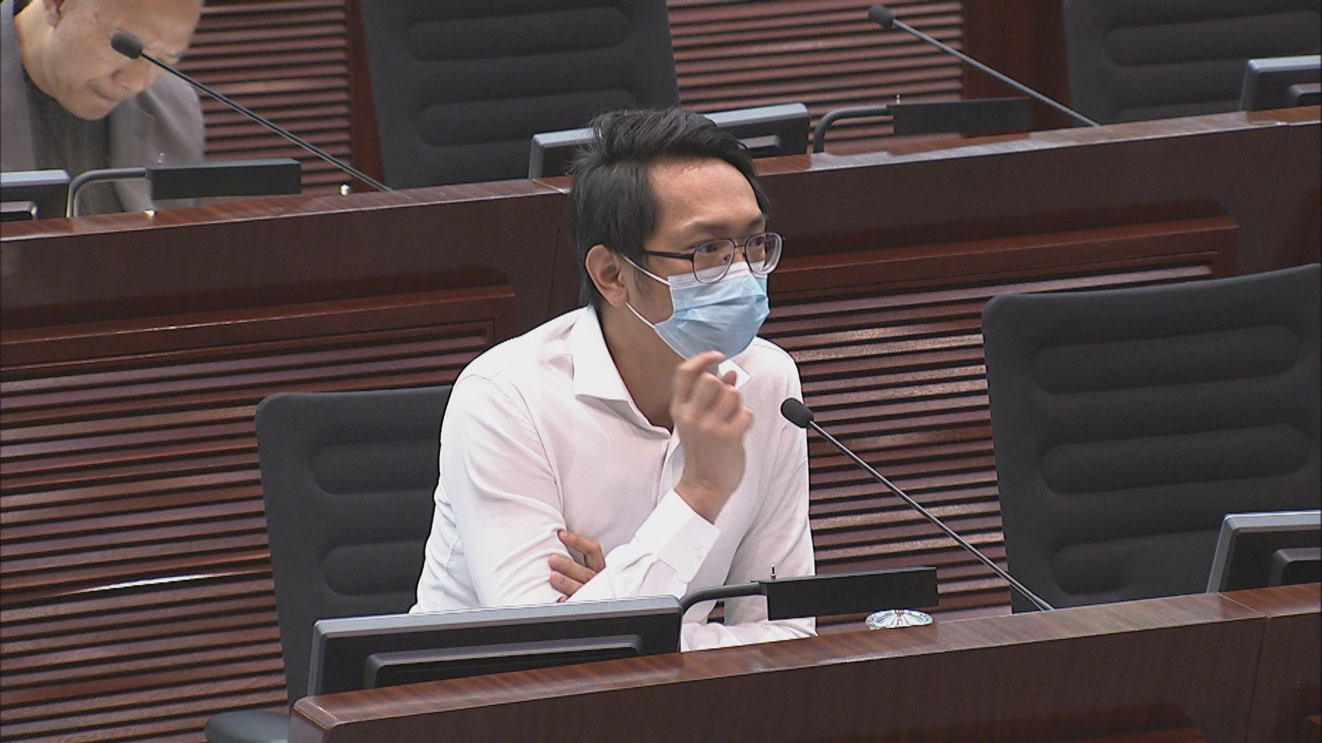 國旗國徵法委員會首開會　議員關注網上惡搞國旗