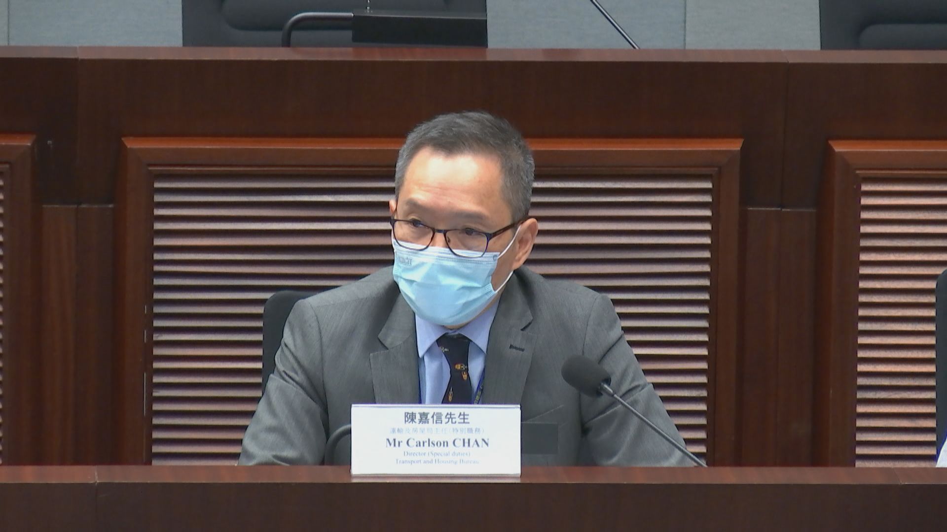 政府初步評估明年首季落實劏房租務管制