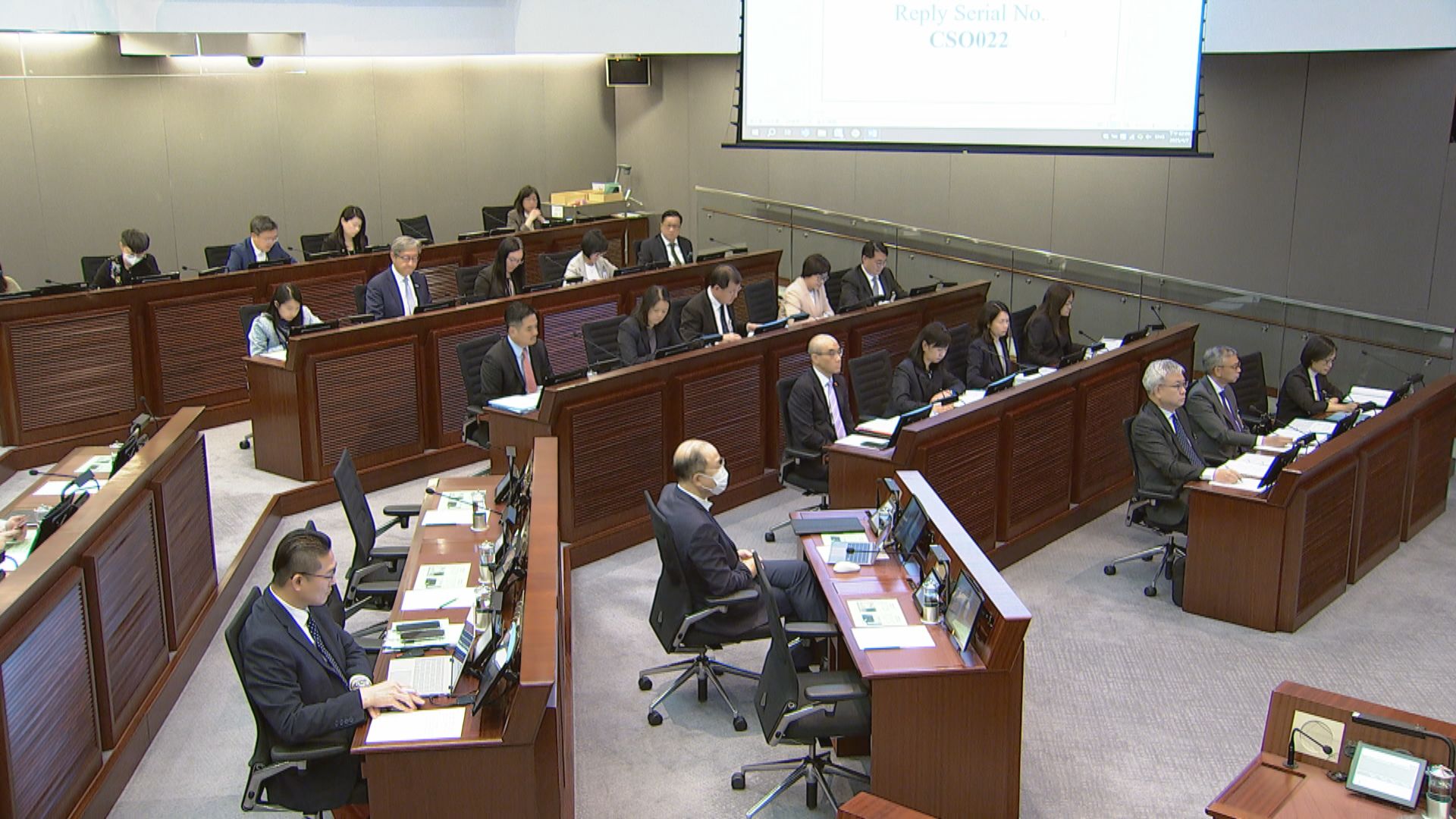 林鄭前特首辦遷至灣仔入境大樓　議員批浪費　行政署稱物盡其用