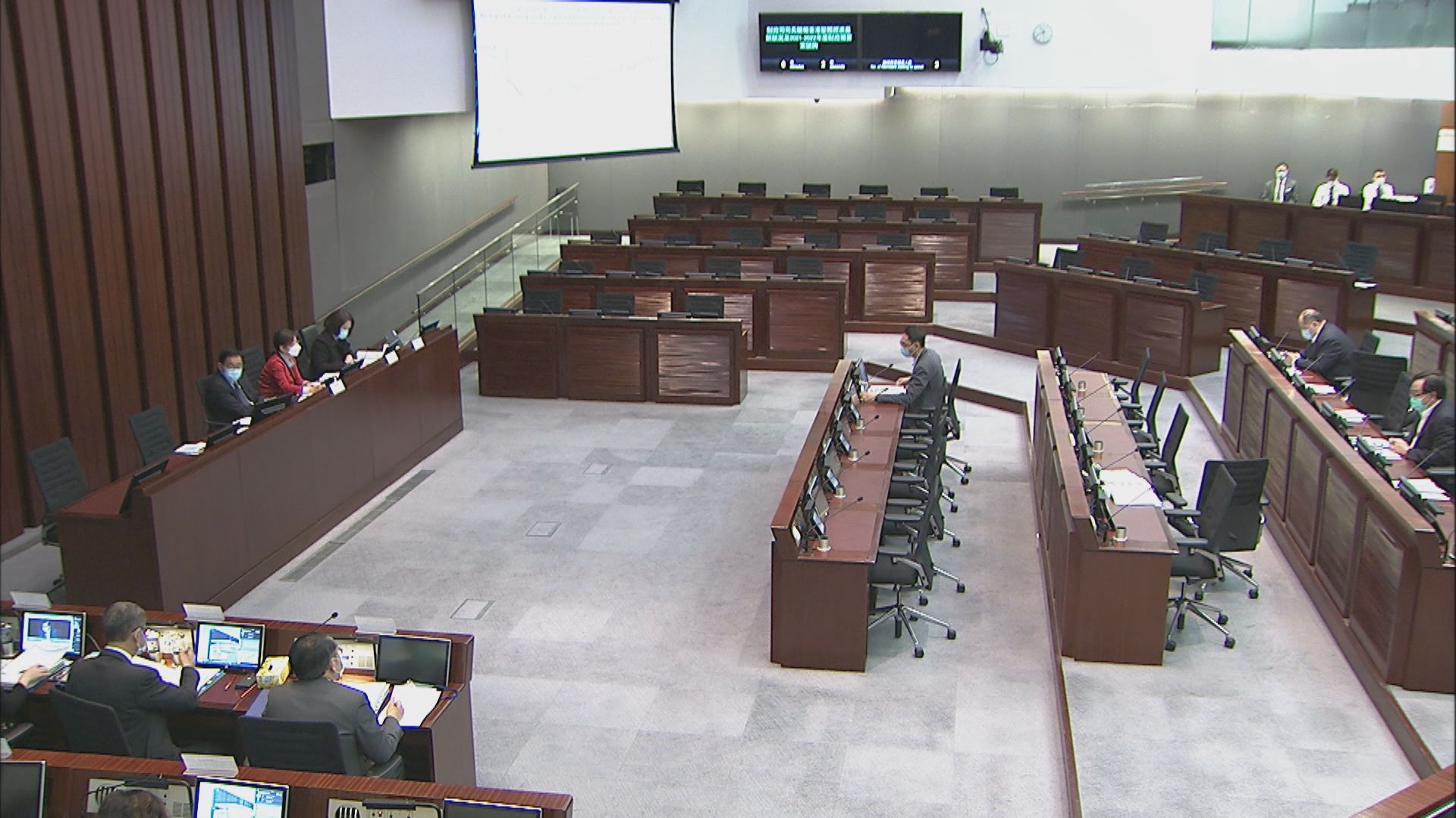 陳茂波︰財赤逾三千億　仍採取積極財政姿態