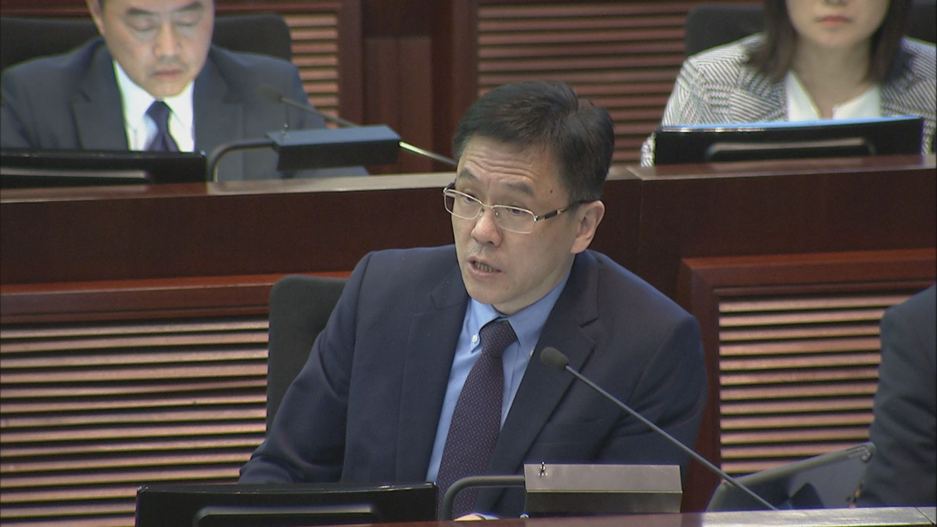 孫東：研究通過法律手段禁止網上虛假信息