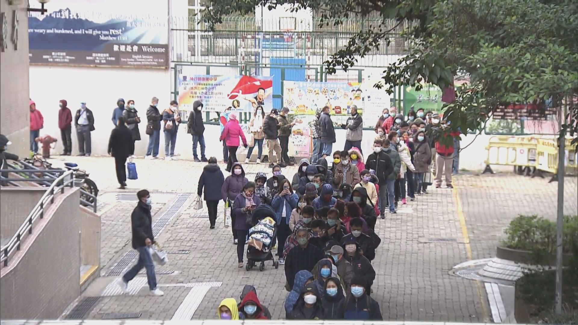 議員不滿多區檢測站大排長龍　促政府改善