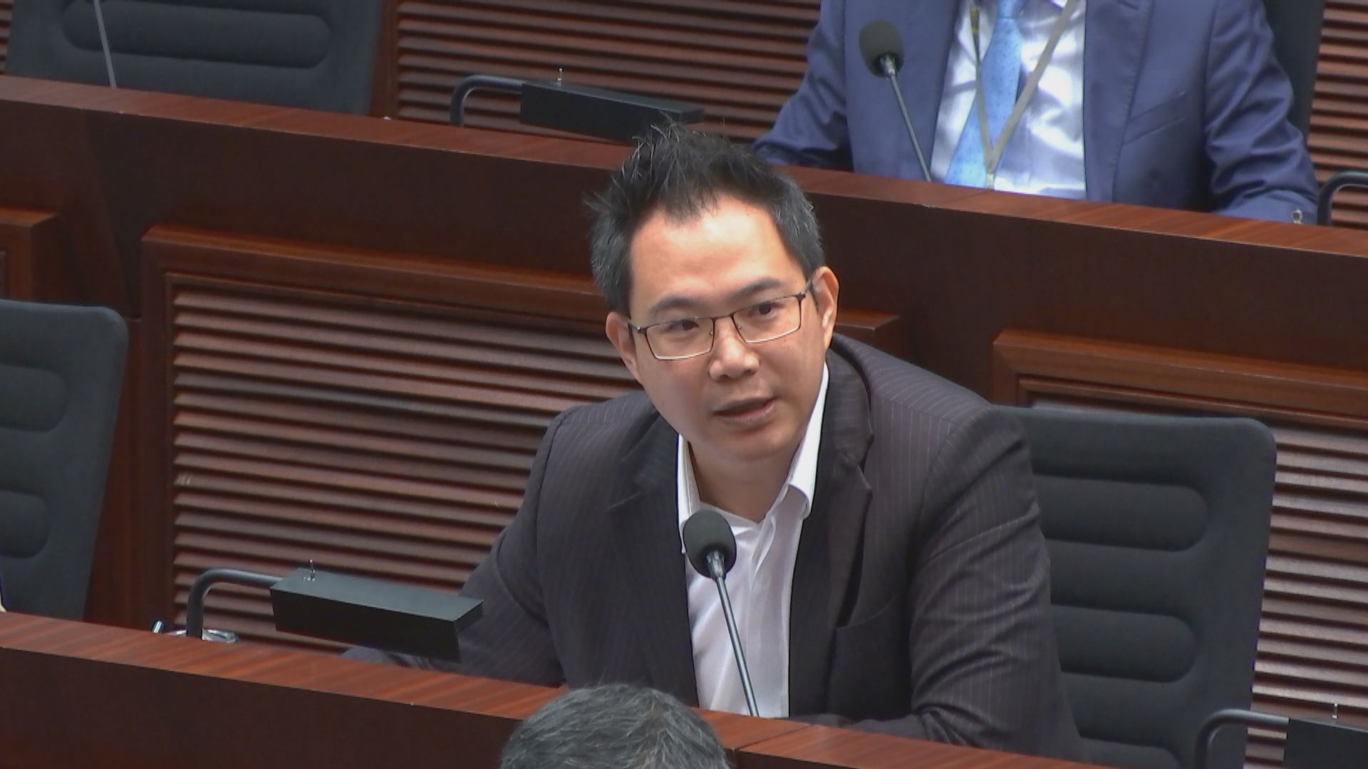 長者醫療券擬准配偶共用 議員憂虛報濫用