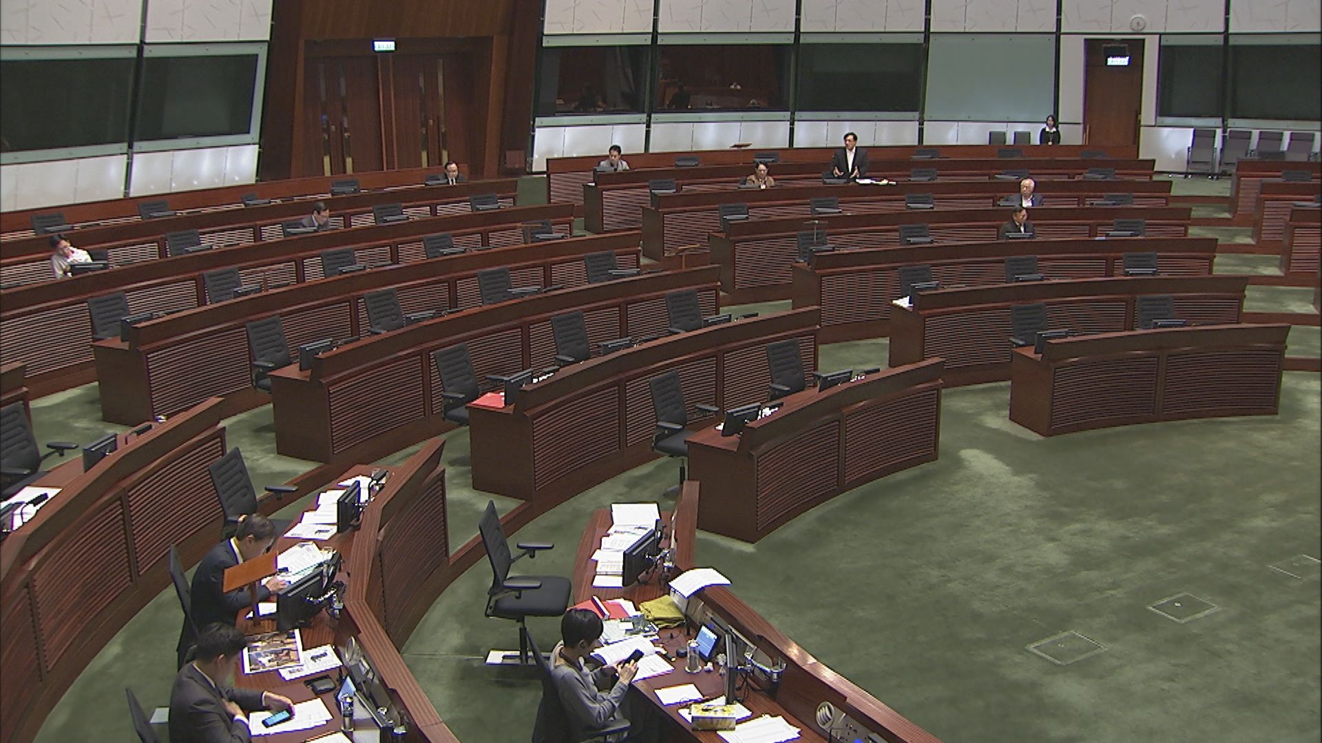 譴責議案無人反對　何君堯批建制派一盤散沙