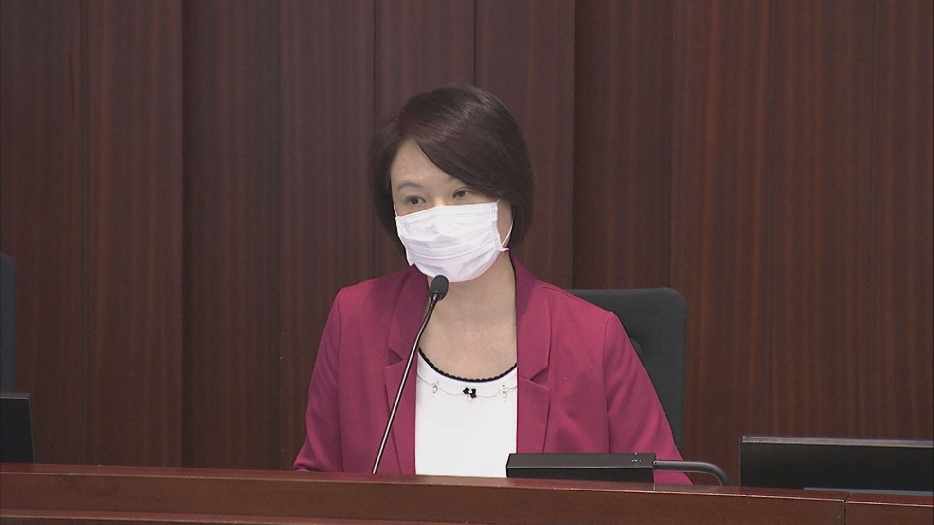 李慧琼引述陳帆：政府擬不繼續空置稅及專業的士立法