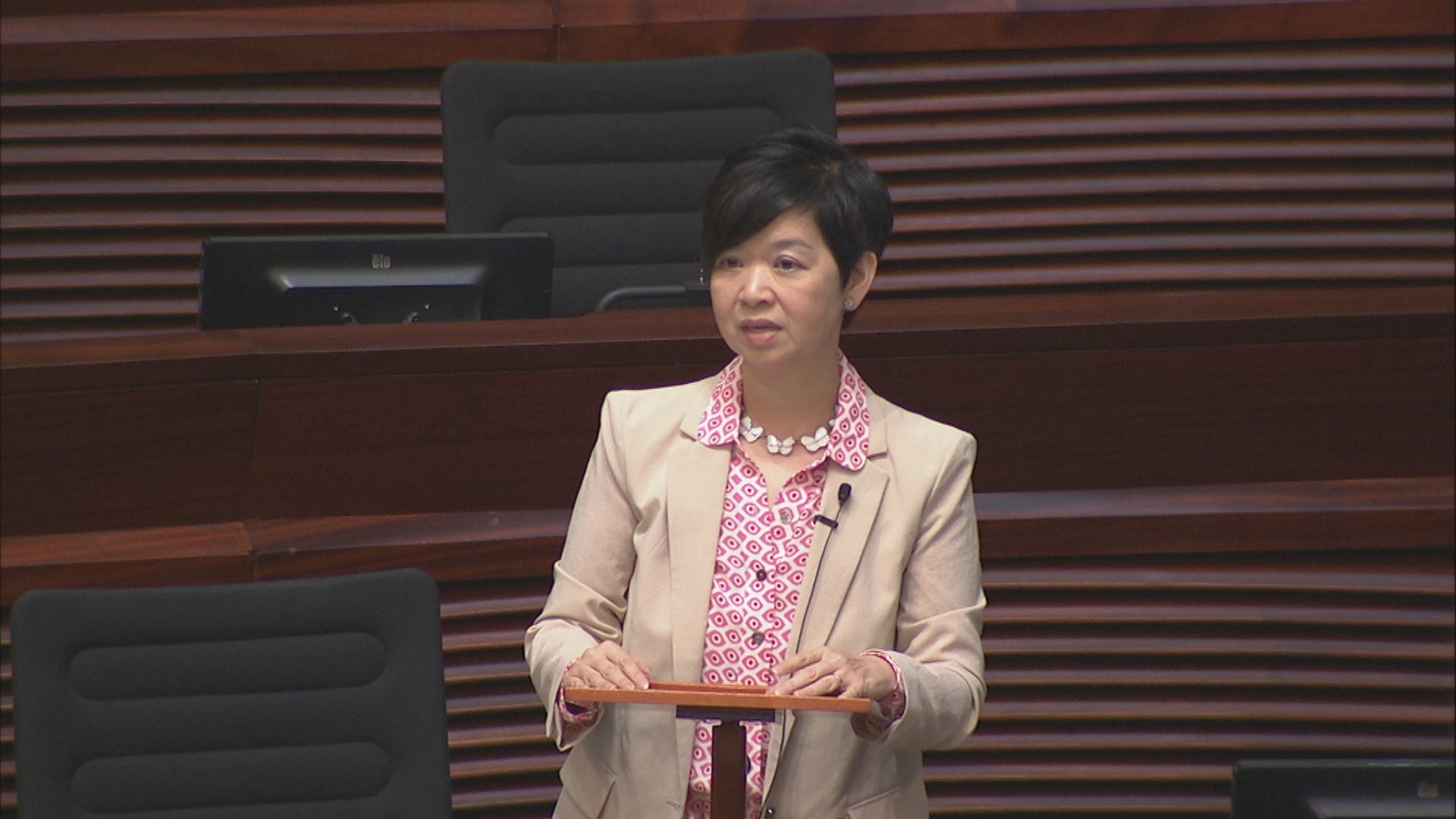 何永賢：目前未有條件放大公營房屋單位面積