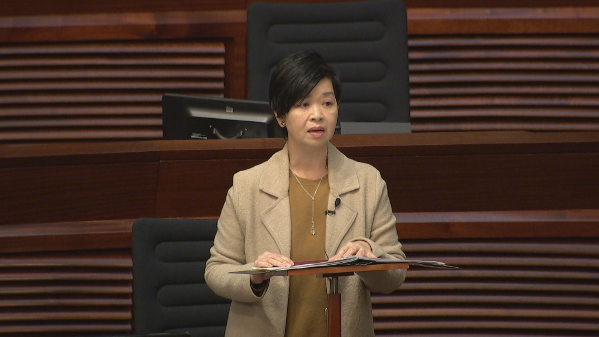 宏福苑五級火災｜何永賢：受大火波及七座樓需拆卸可能性甚高　黃偉綸：頌雅路西選址料建1500個單位