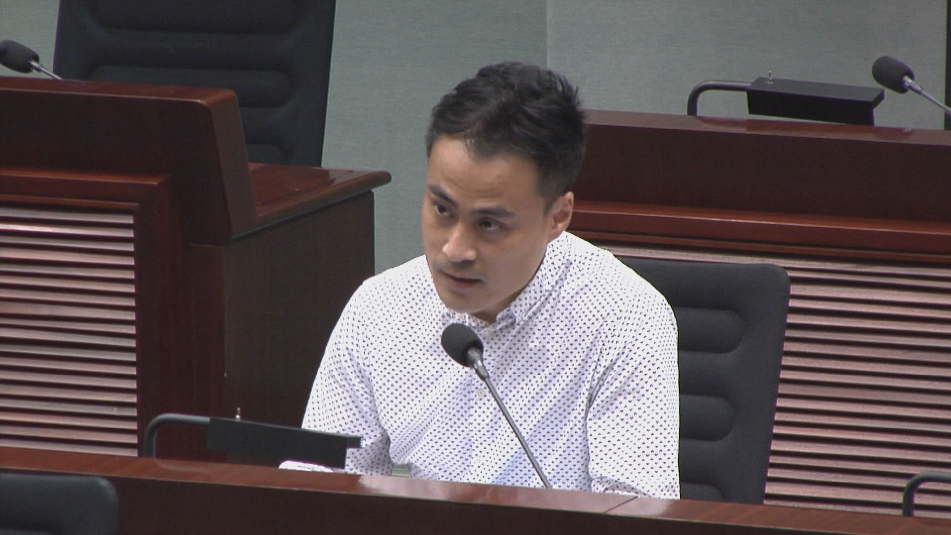 多名議員質疑建屋進度緩慢　未必達成一萬五千單位目標